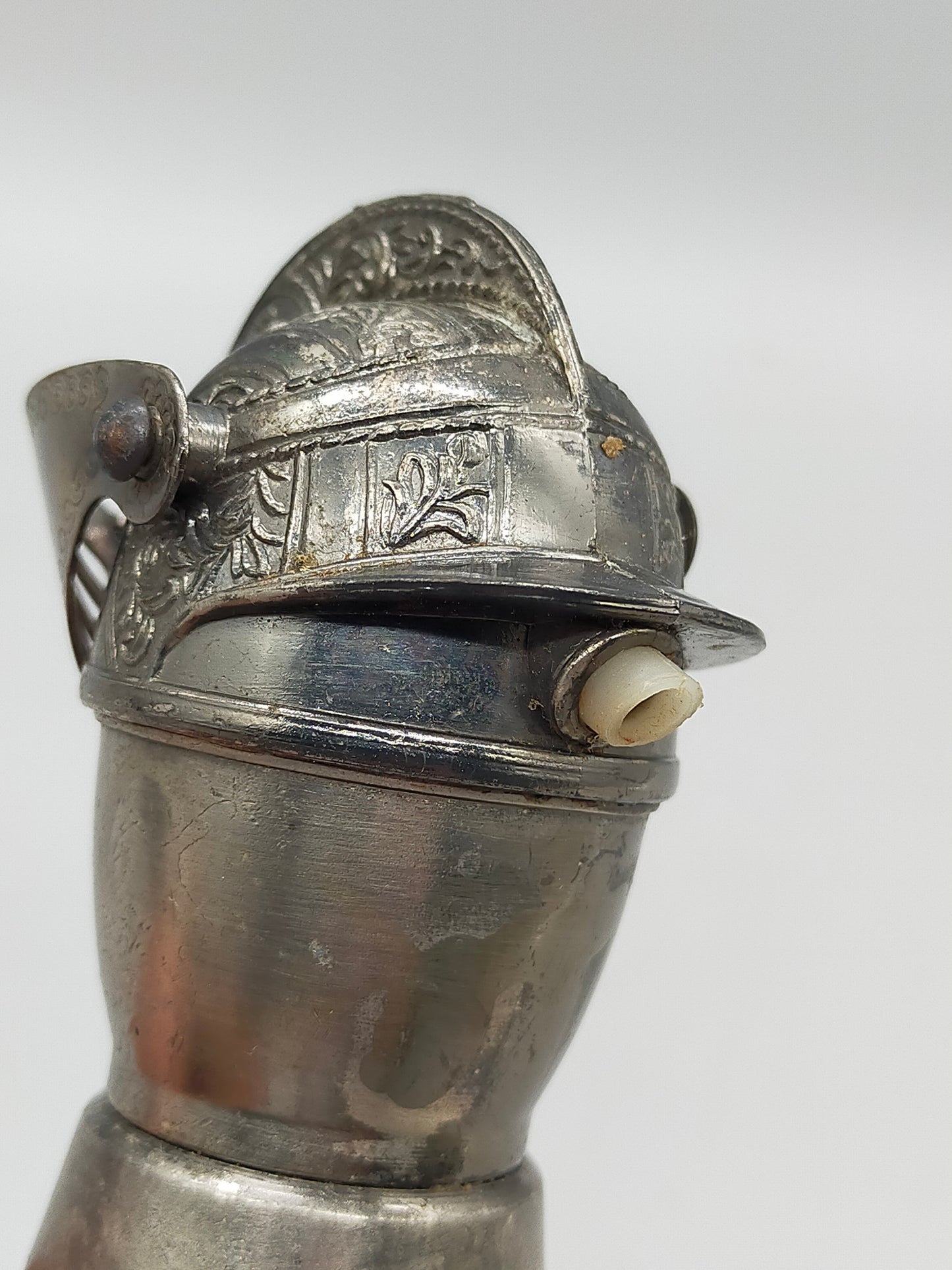 Vintage Flaschenausgießer Ritterhelm