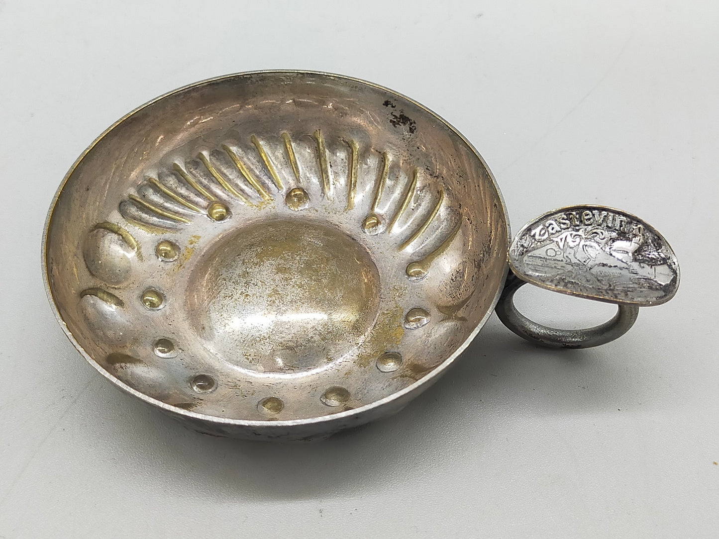 Klassischer Tastevin versilbert – Traditionelle Weinverkostungsschale