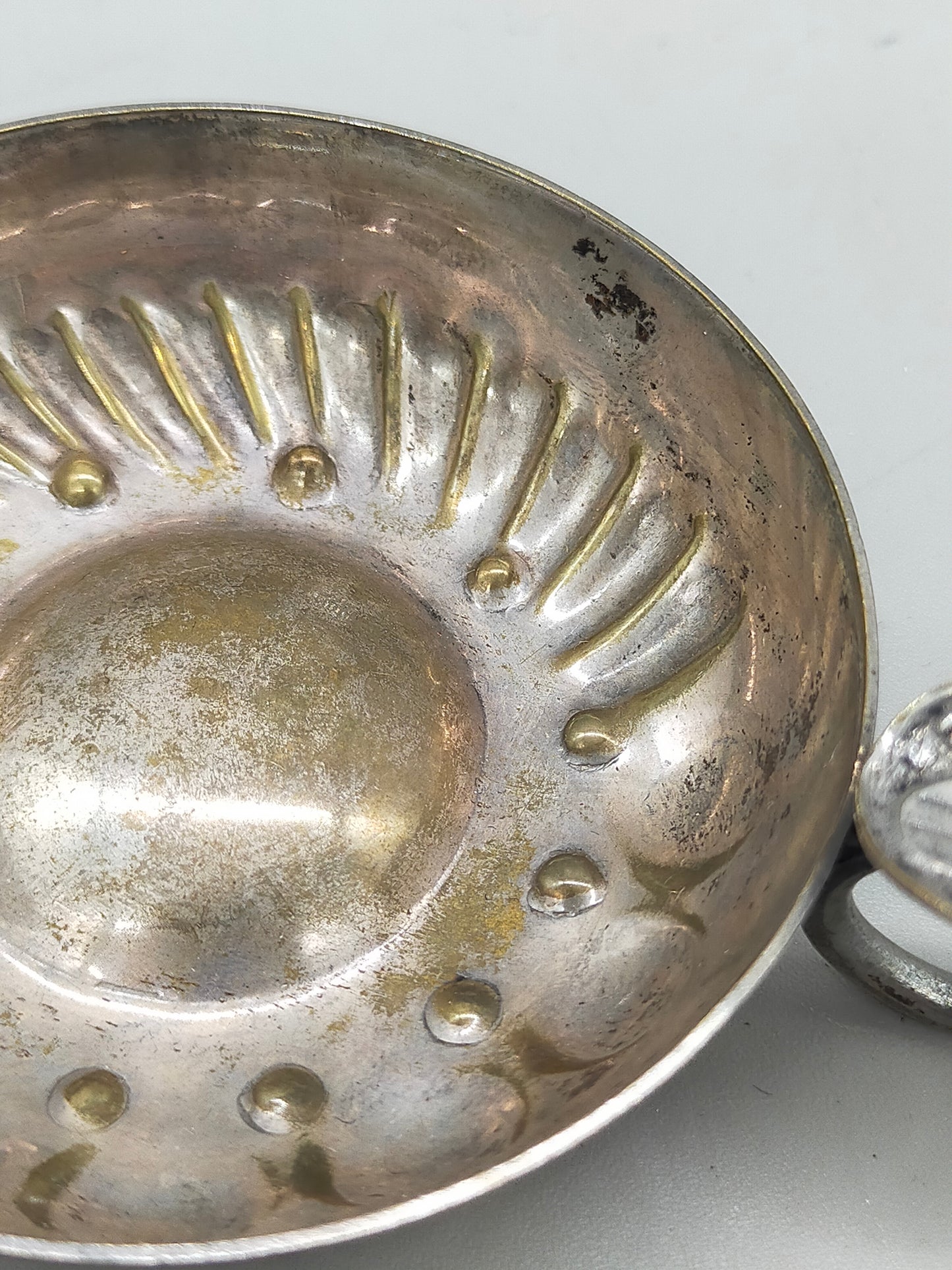 Klassischer Tastevin versilbert – Traditionelle Weinverkostungsschale