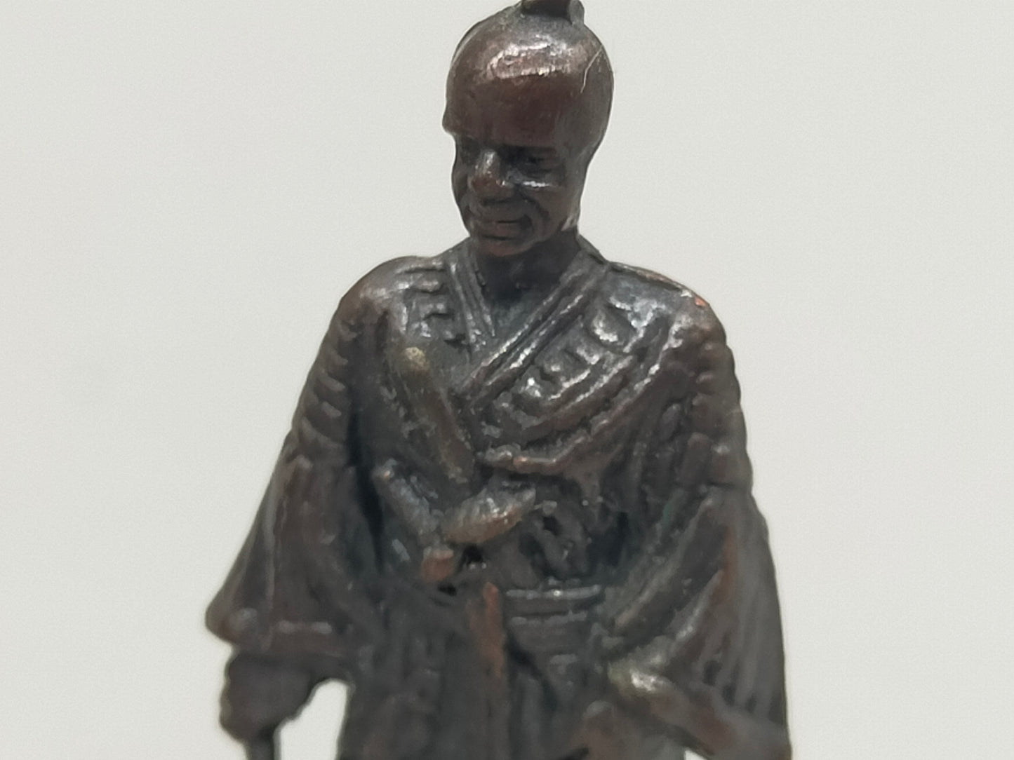 3 Vintage Bronze Figuren – Chato, Doc Holliday & Samurai 1