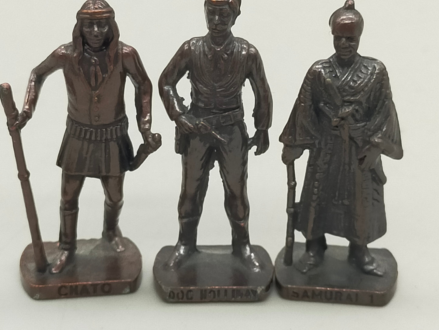 3 Vintage Bronze Figuren – Chato, Doc Holliday & Samurai 1