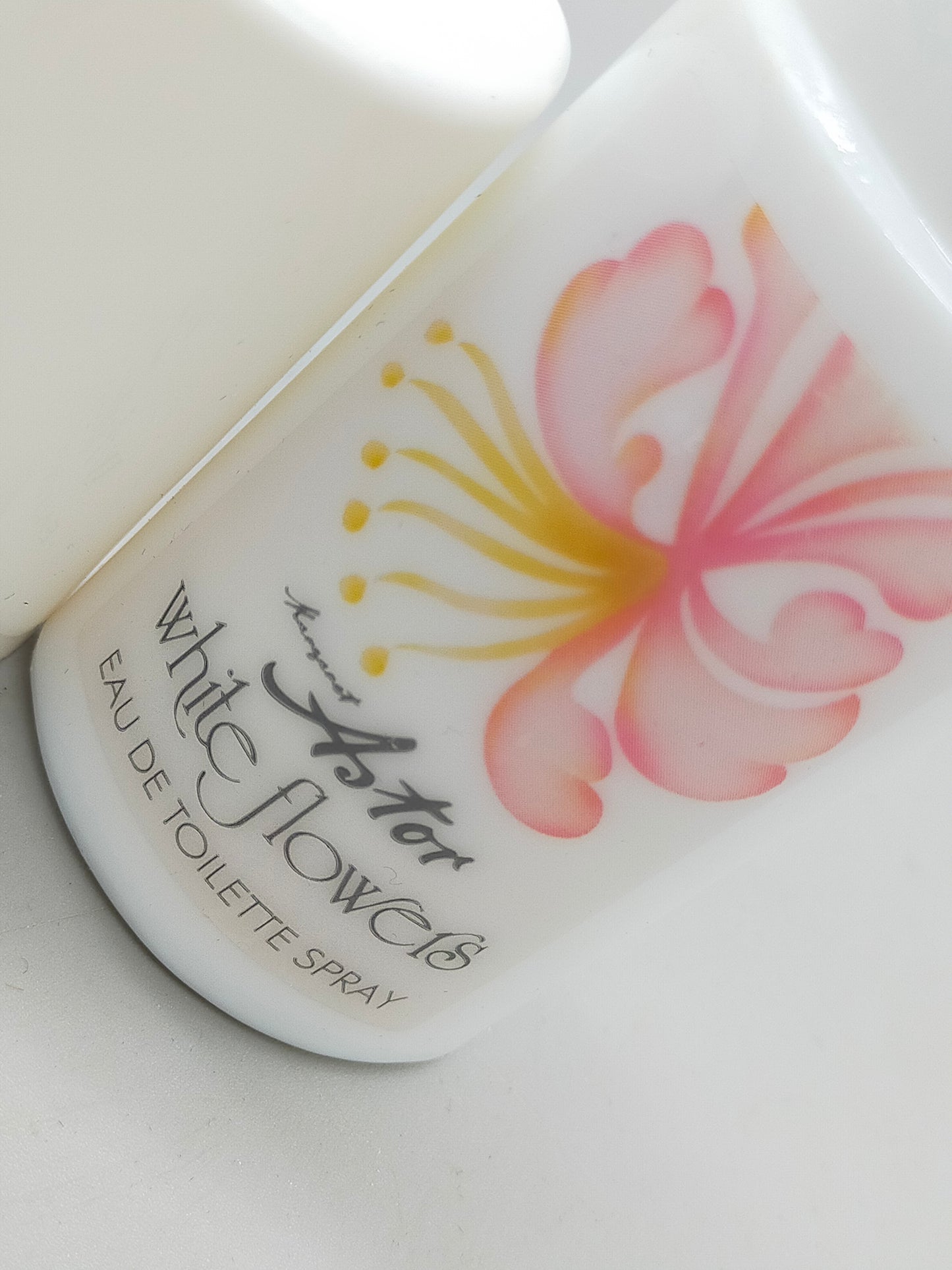 Vintage Margaret Astor White Flowers Eau de Toilette Spray Rarität