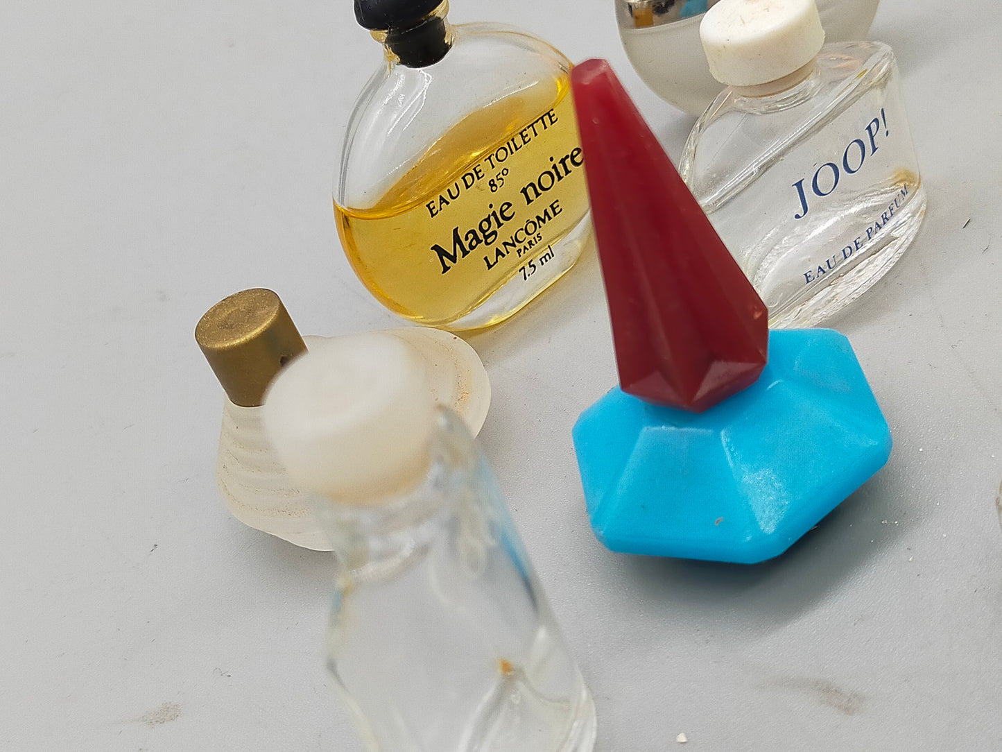 Exklusives Konvolut Vintage Miniatur Parfum Flakons