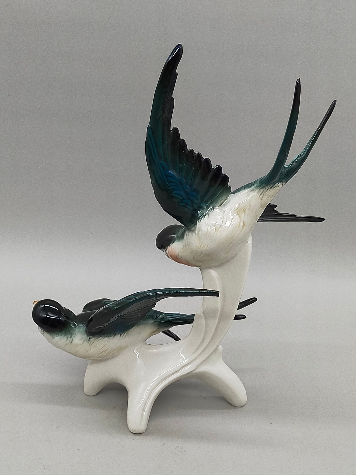 Karl Ens Porzellan Figur Schwalbenpaar – Filigranes Kunsthandwerk