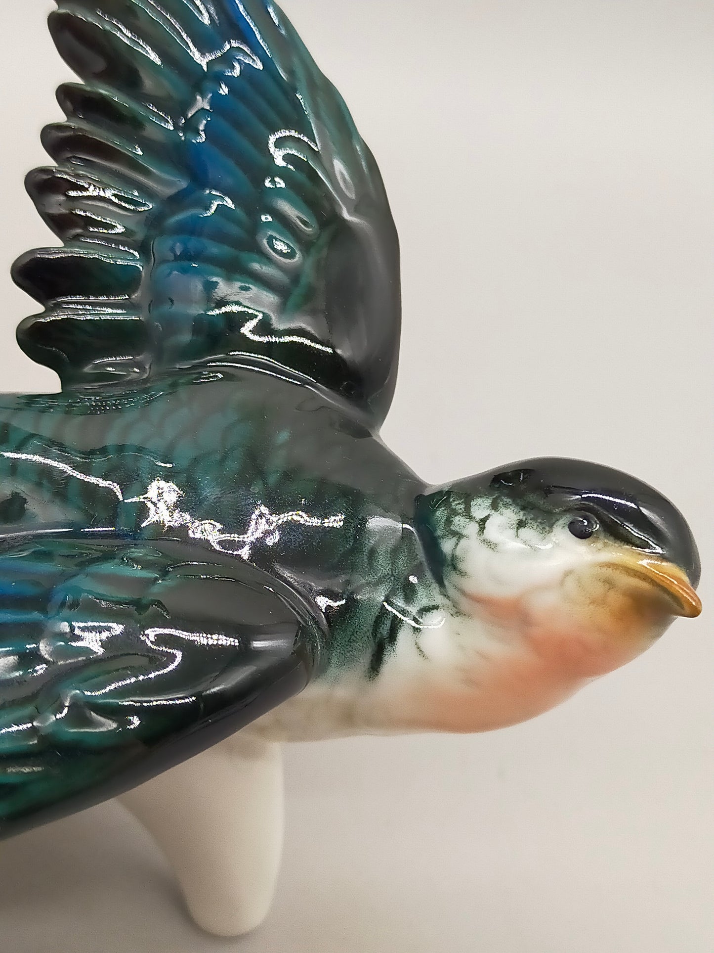 Karl Ens Porzellan Figur Schwalbenpaar – Filigranes Kunsthandwerk