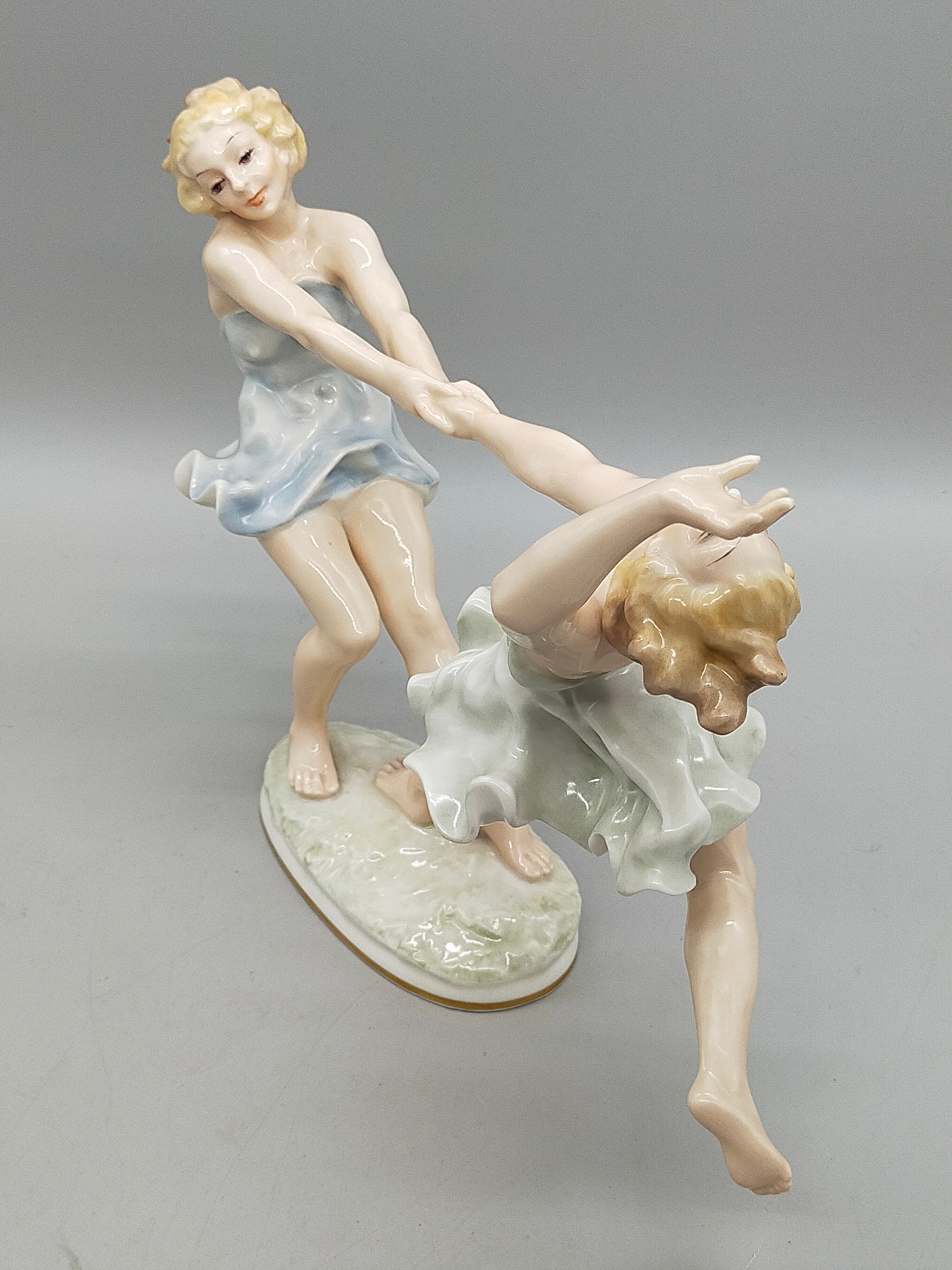 Elegante Hutschenreuther Porzellanfigur Maientanz