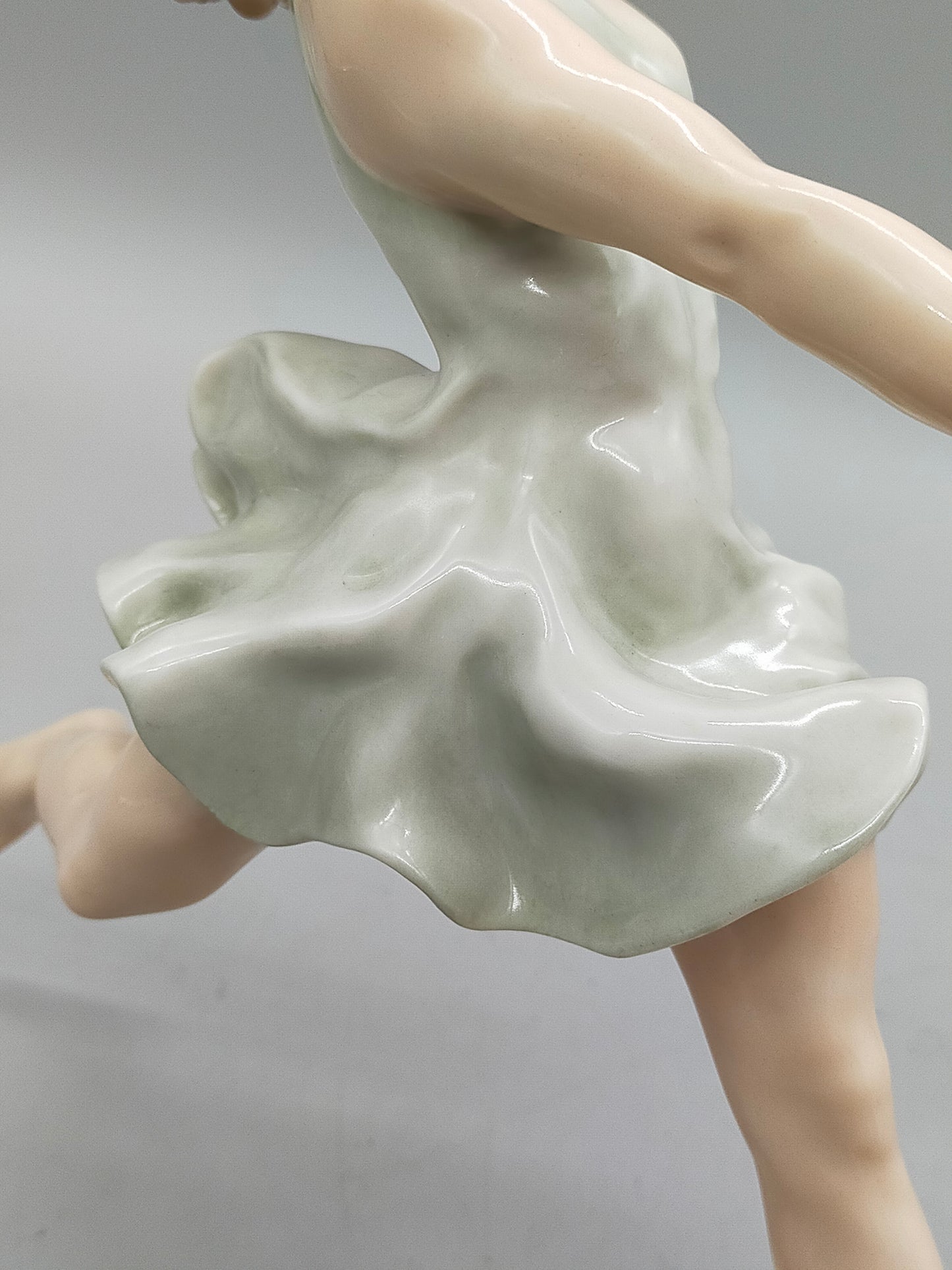 Elegante Hutschenreuther Porzellanfigur Maientanz