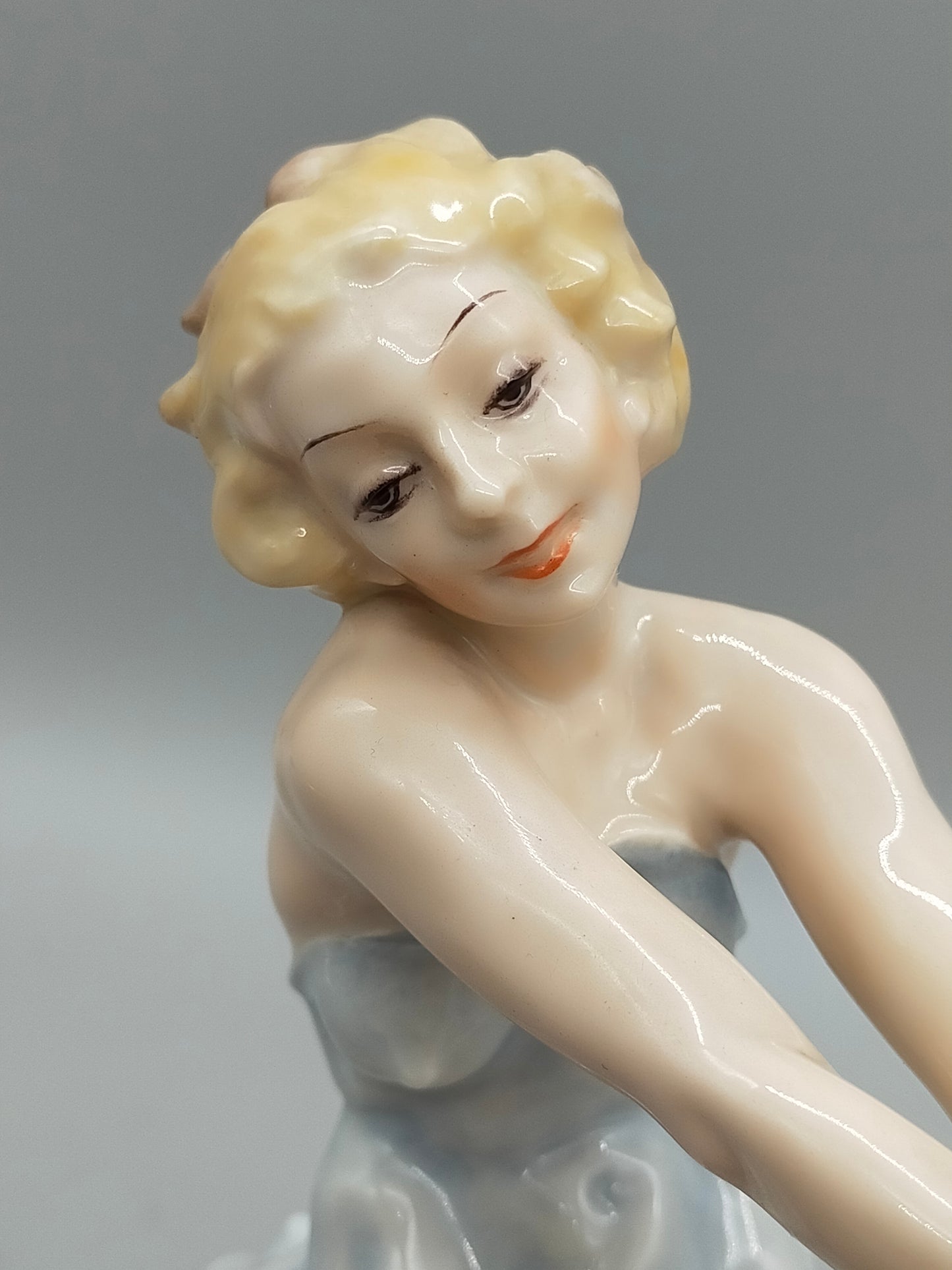 Elegante Hutschenreuther Porzellanfigur Maientanz