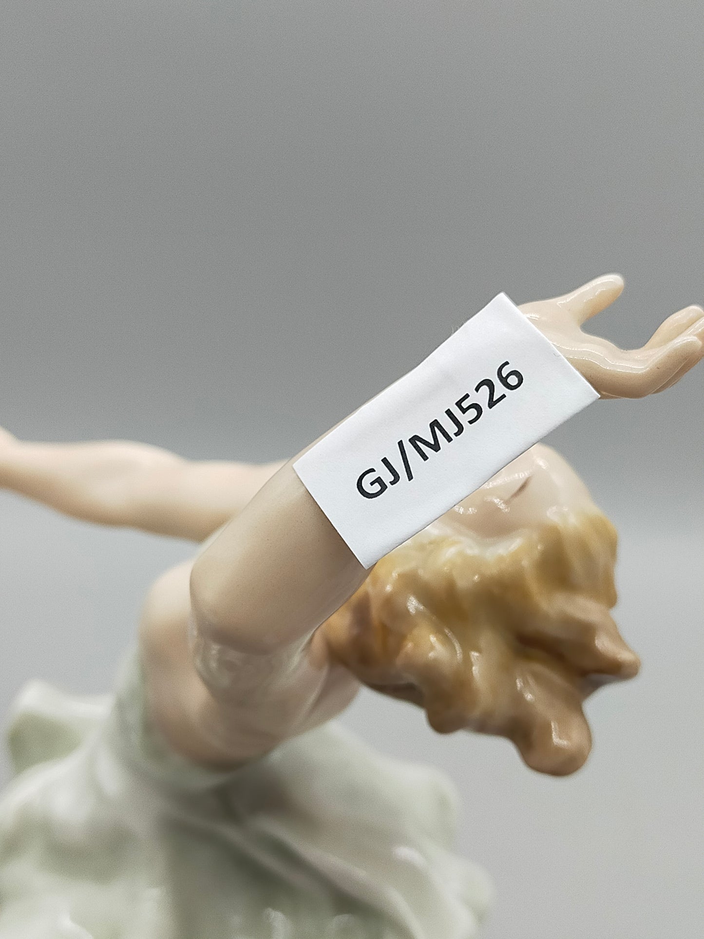 Elegante Hutschenreuther Porzellanfigur Maientanz