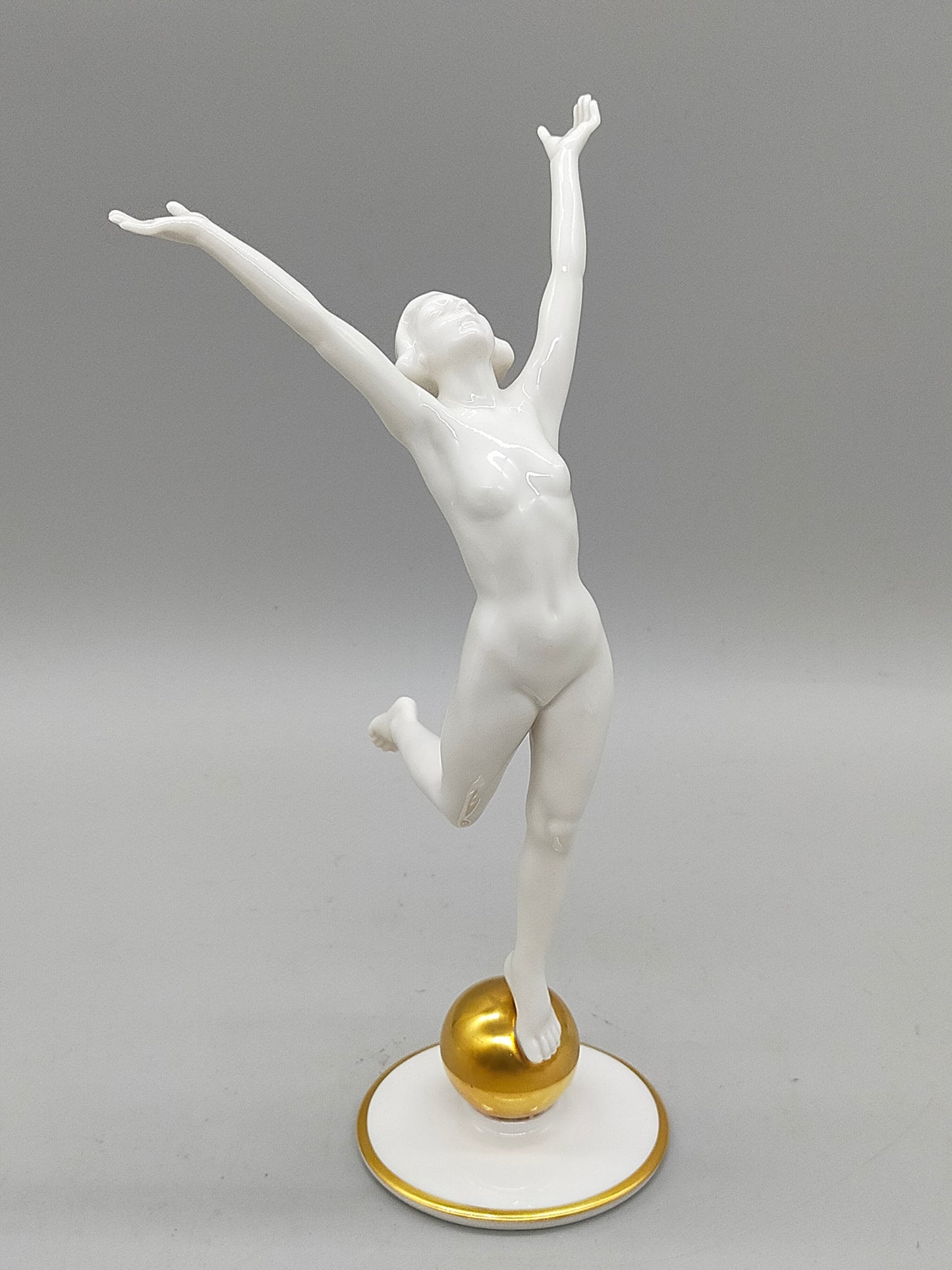 hutschenreuther Porzellanfigur Kugelänzerin Art Déco Eleganz