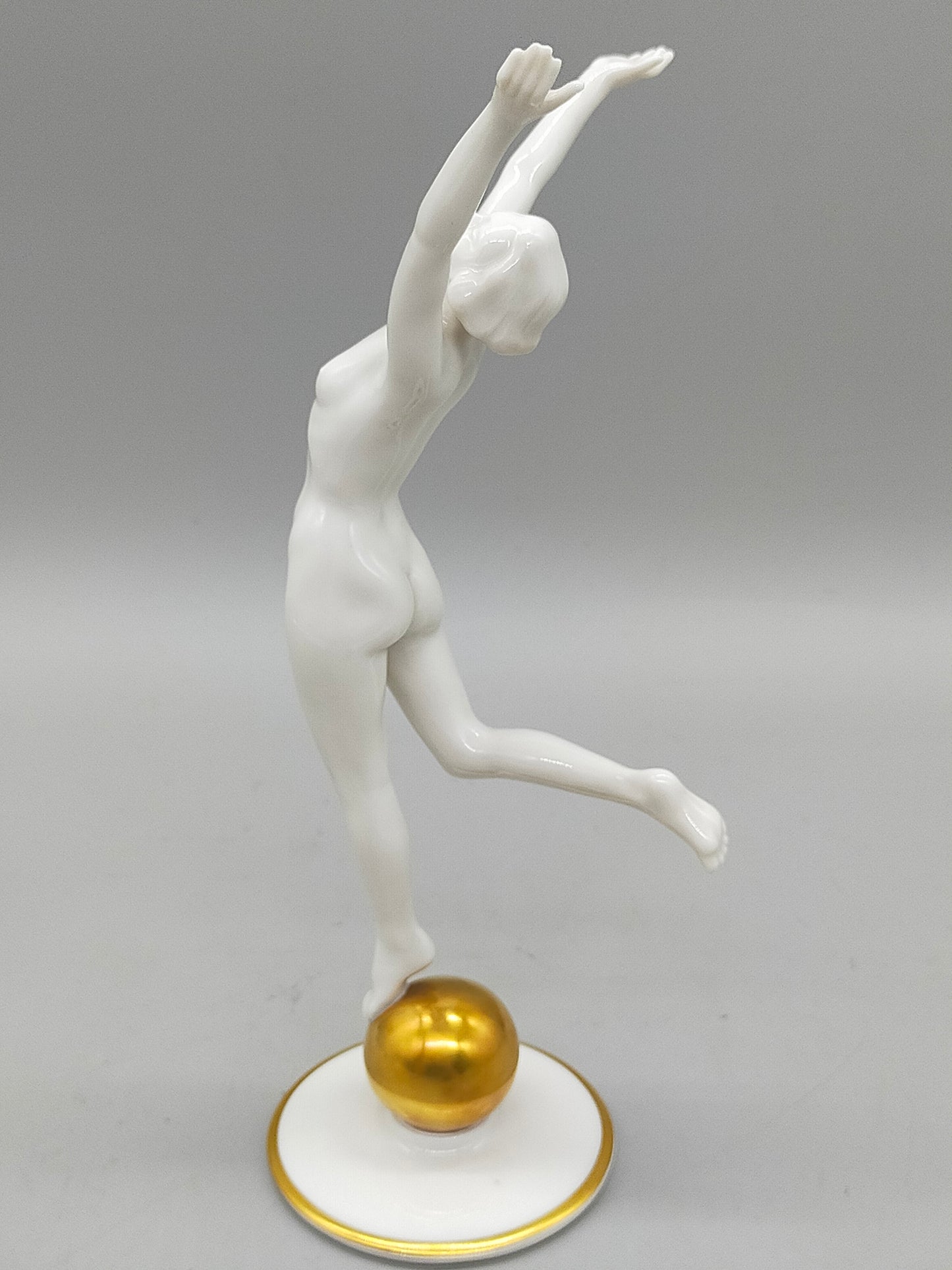 hutschenreuther Porzellanfigur Kugelänzerin Art Déco Eleganz