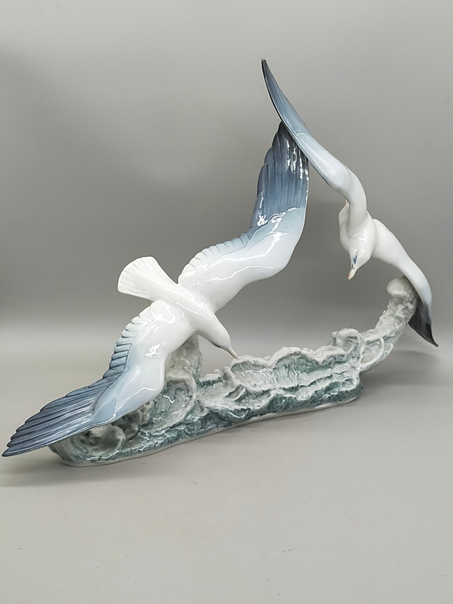 Rosenthal Porzellan Figur  Fliegende Möwen von F. Heidenreich