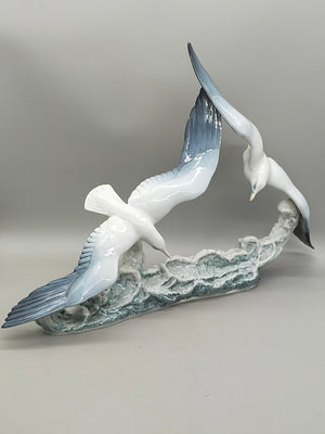 Rosenthal Porzellan Figur  Fliegende Möwen von F. Heidenreich