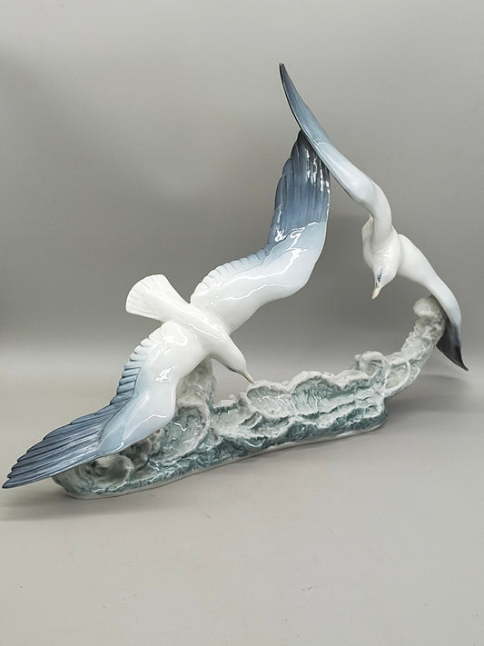 Rosenthal Porzellan Figur  Fliegende Möwen von F. Heidenreich