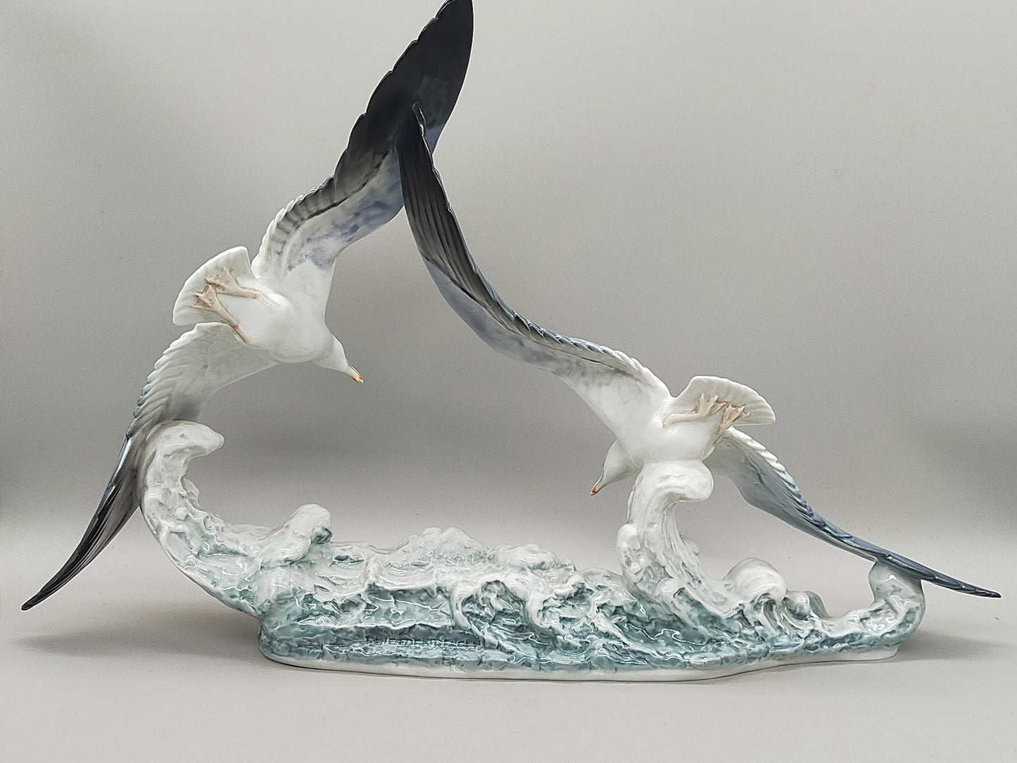 Rosenthal Porzellan Figur  Fliegende Möwen von F. Heidenreich