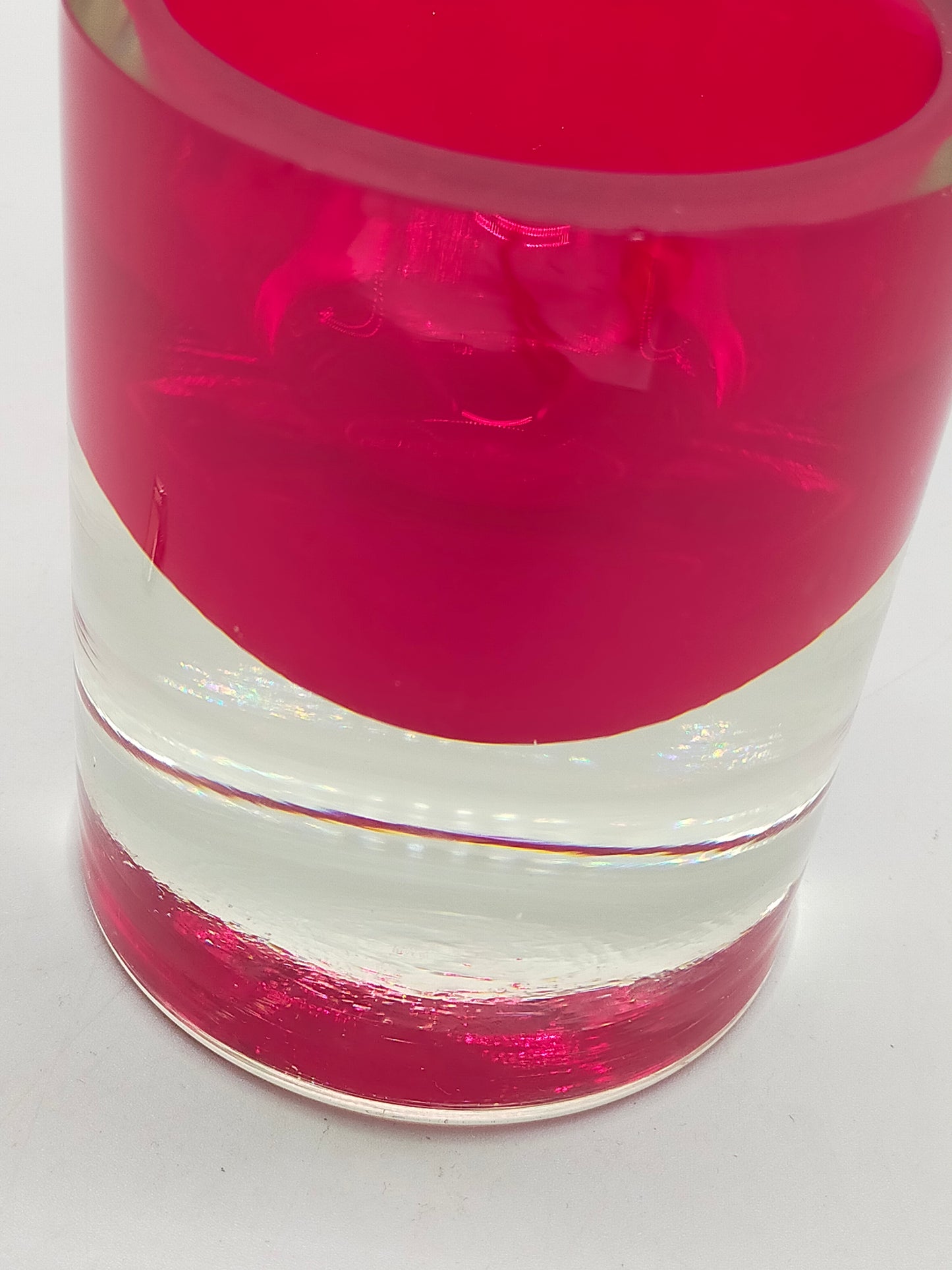 Stilvolles Murano Glaswindlicht Design in Beerenrot