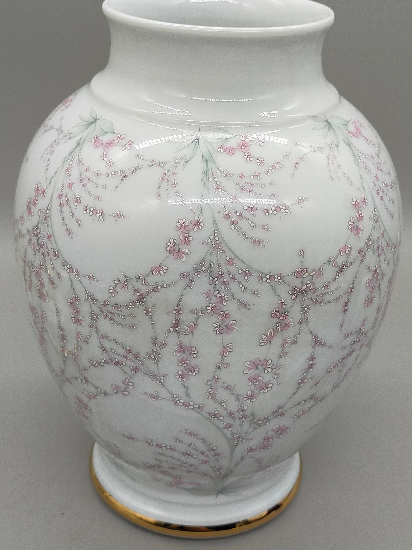 Elegante Tirschenreuth Porzellan Deckelvase Zartes Blütendesign