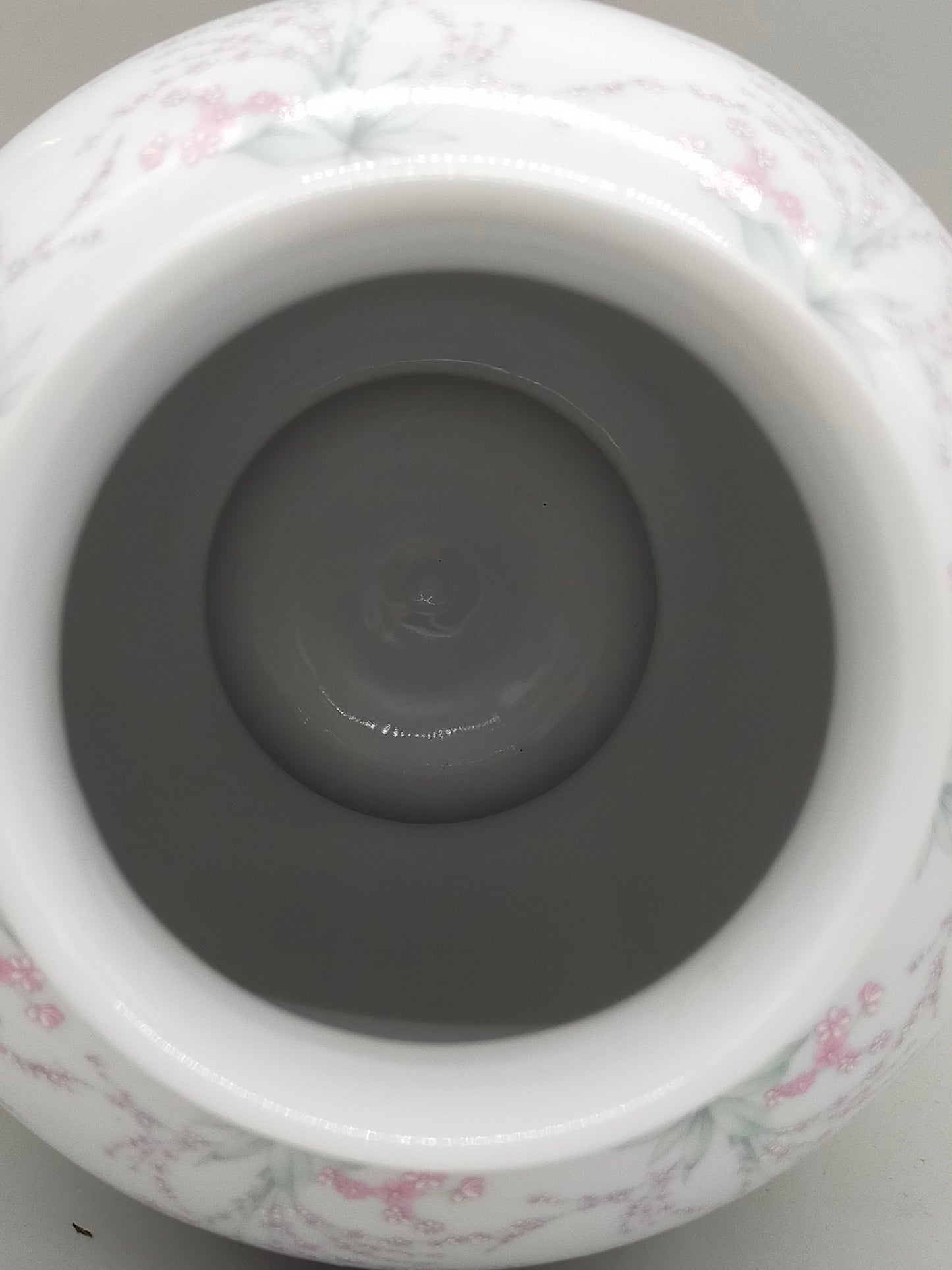 Elegante Tirschenreuth Porzellan Deckelvase Zartes Blütendesign