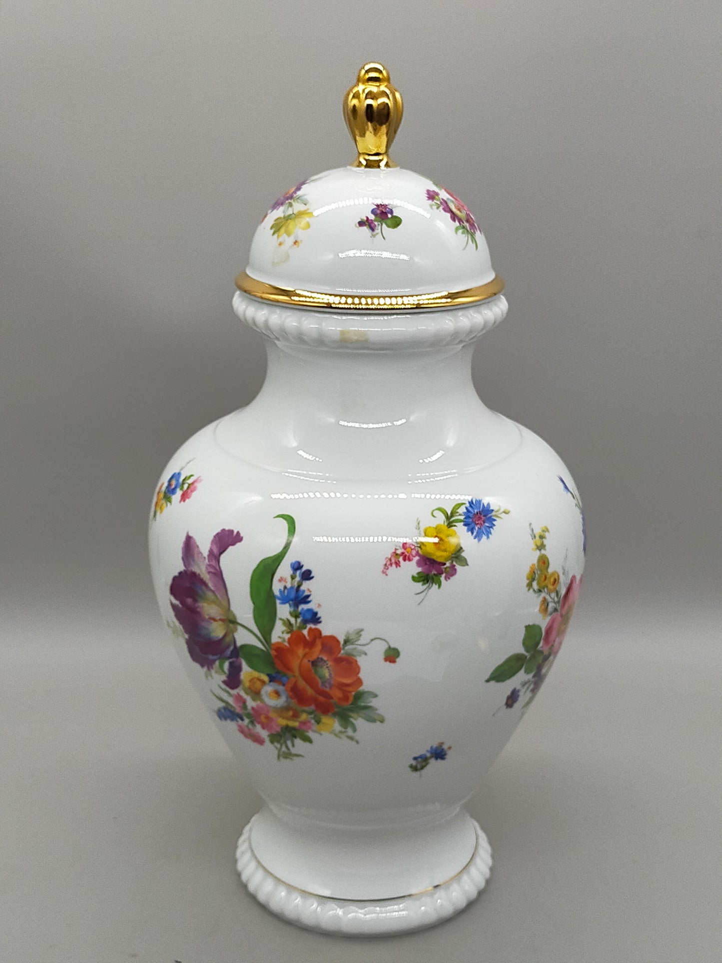 Bareuther Bavaria Porzellan Prunkvase Florales Dekor & Goldrand