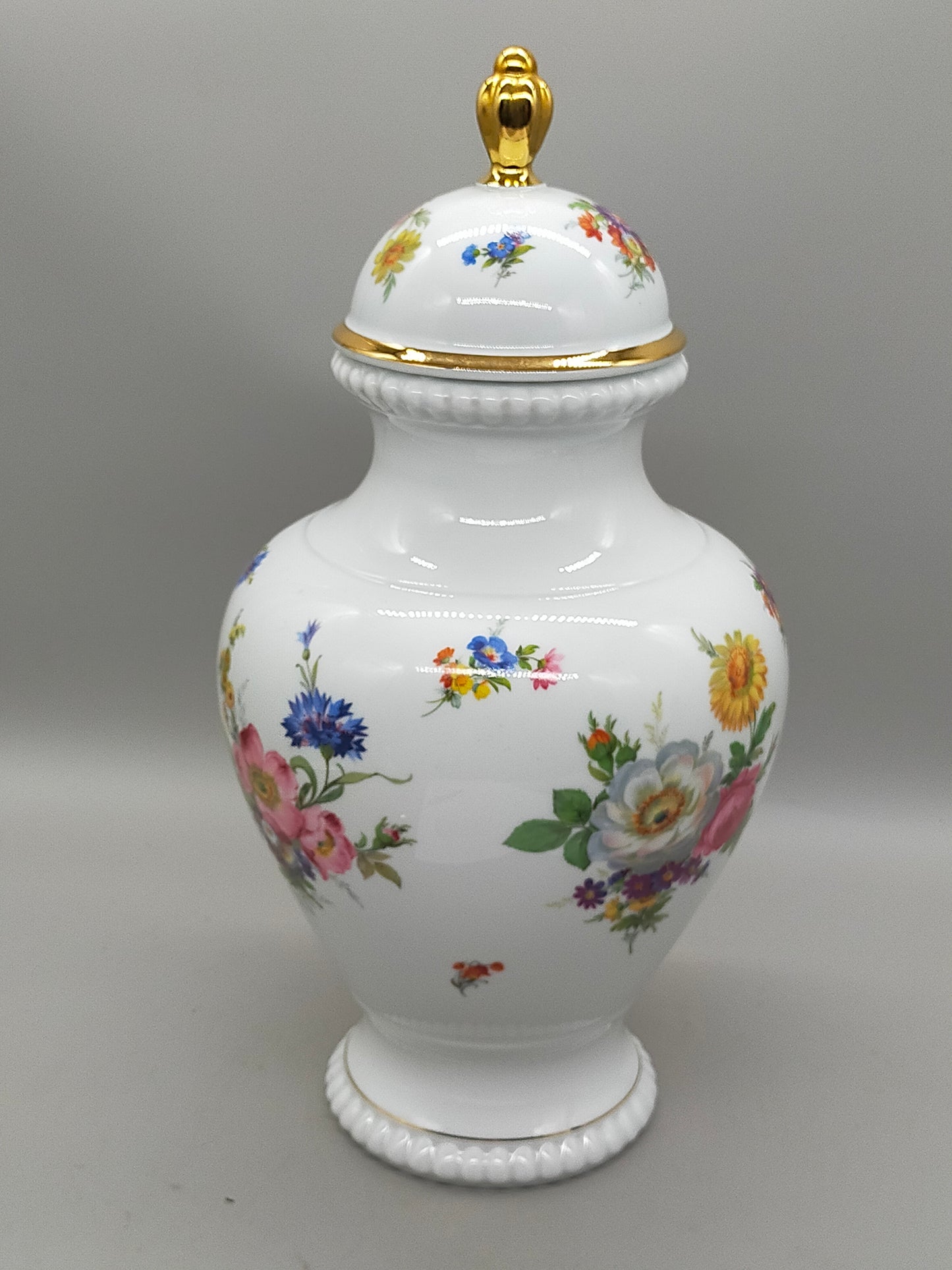 Bareuther Bavaria Porzellan Prunkvase Florales Dekor & Goldrand