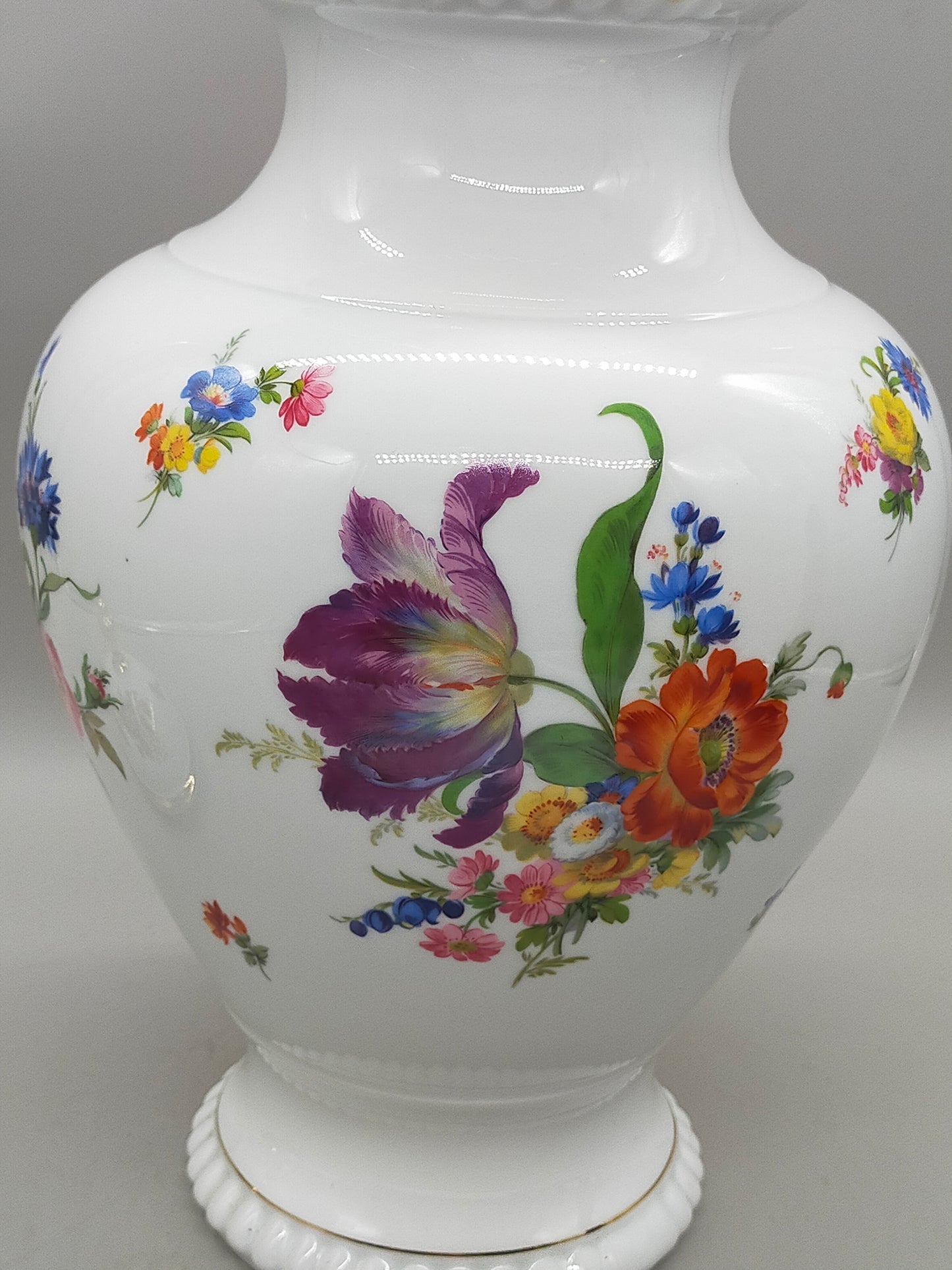 Bareuther Bavaria Porzellan Prunkvase Florales Dekor & Goldrand