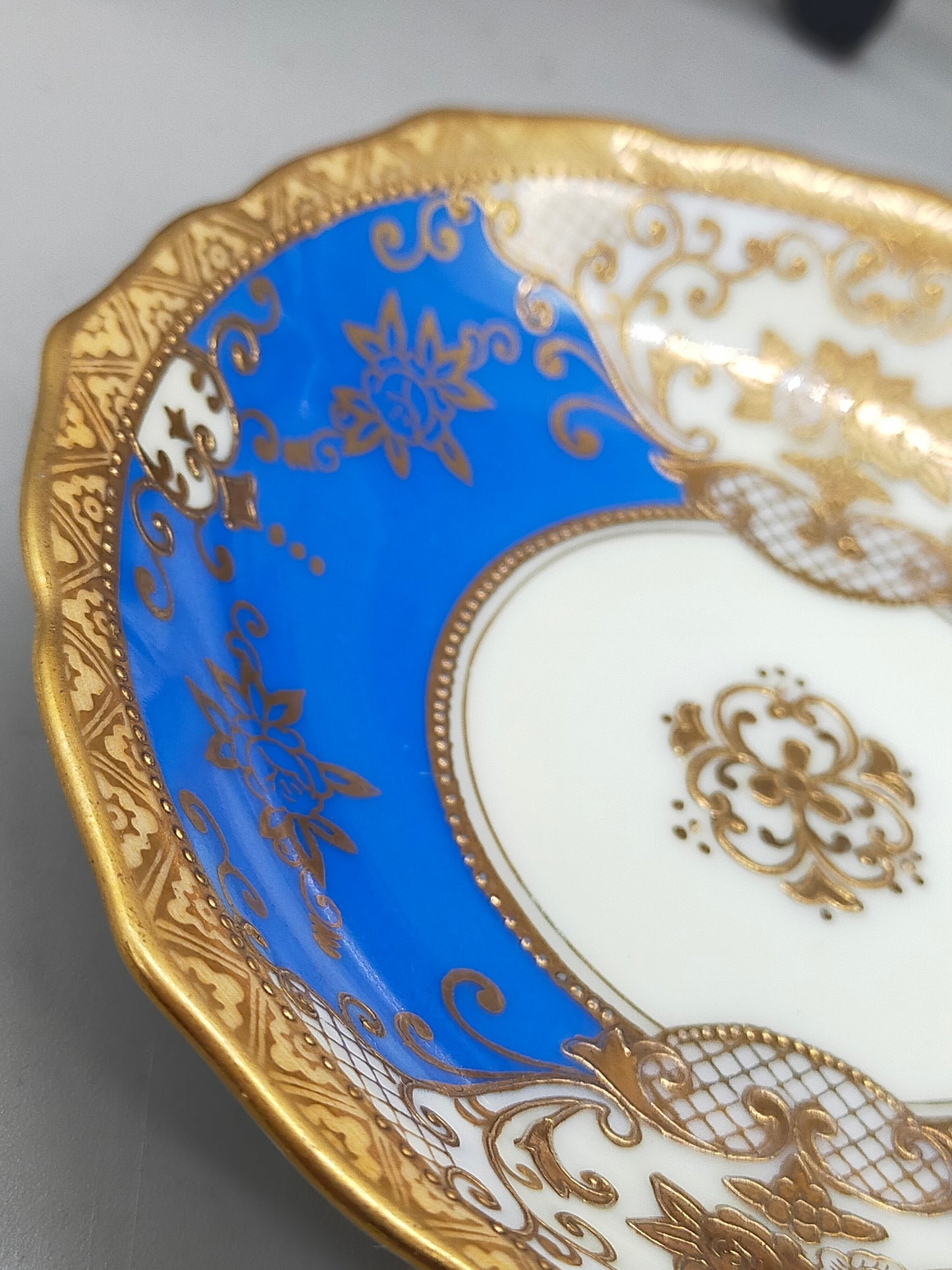 Antikes Porzellan Set Blau Golddesign – 6