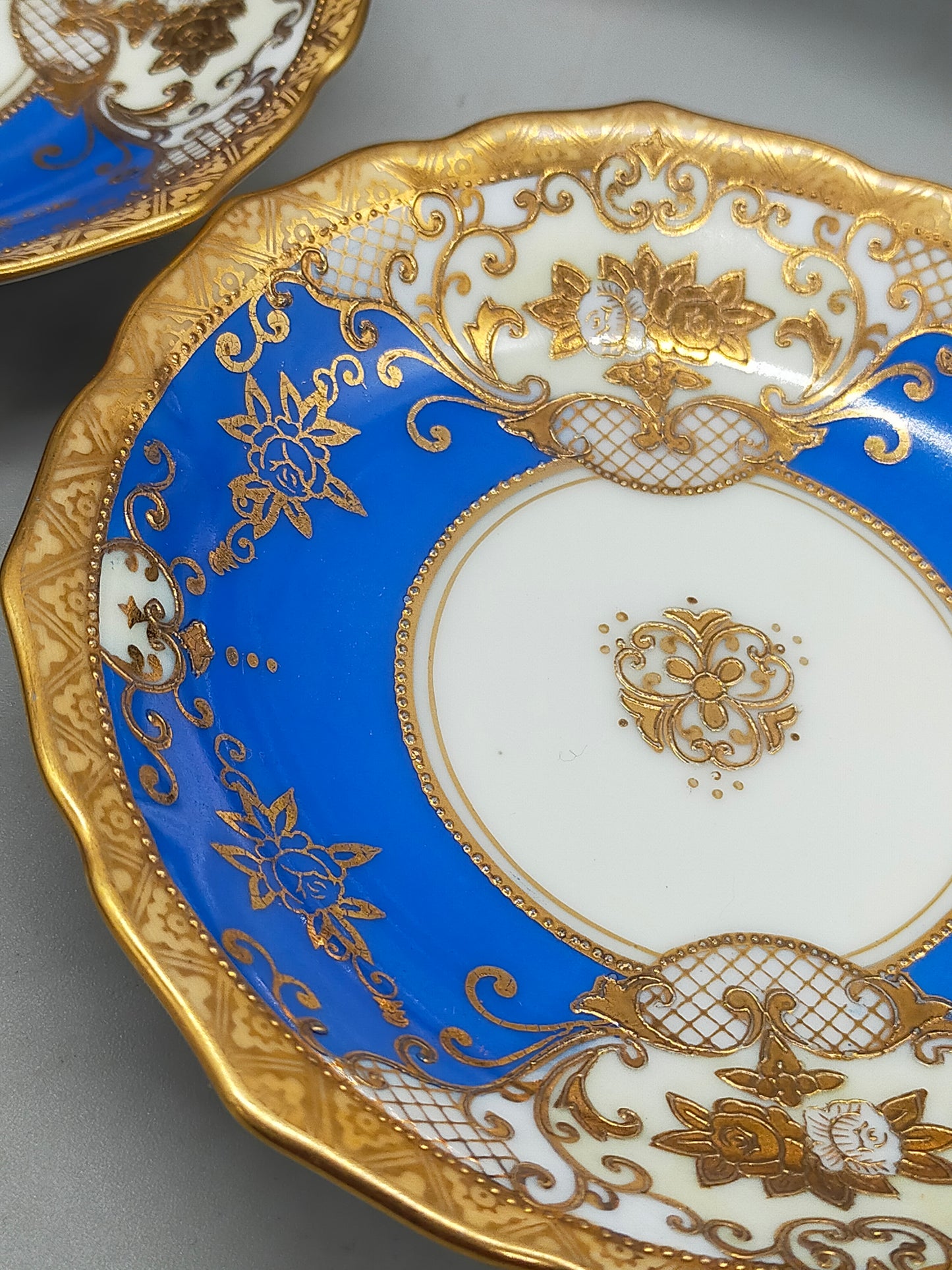 Antikes Porzellan Set Blau Golddesign – 6