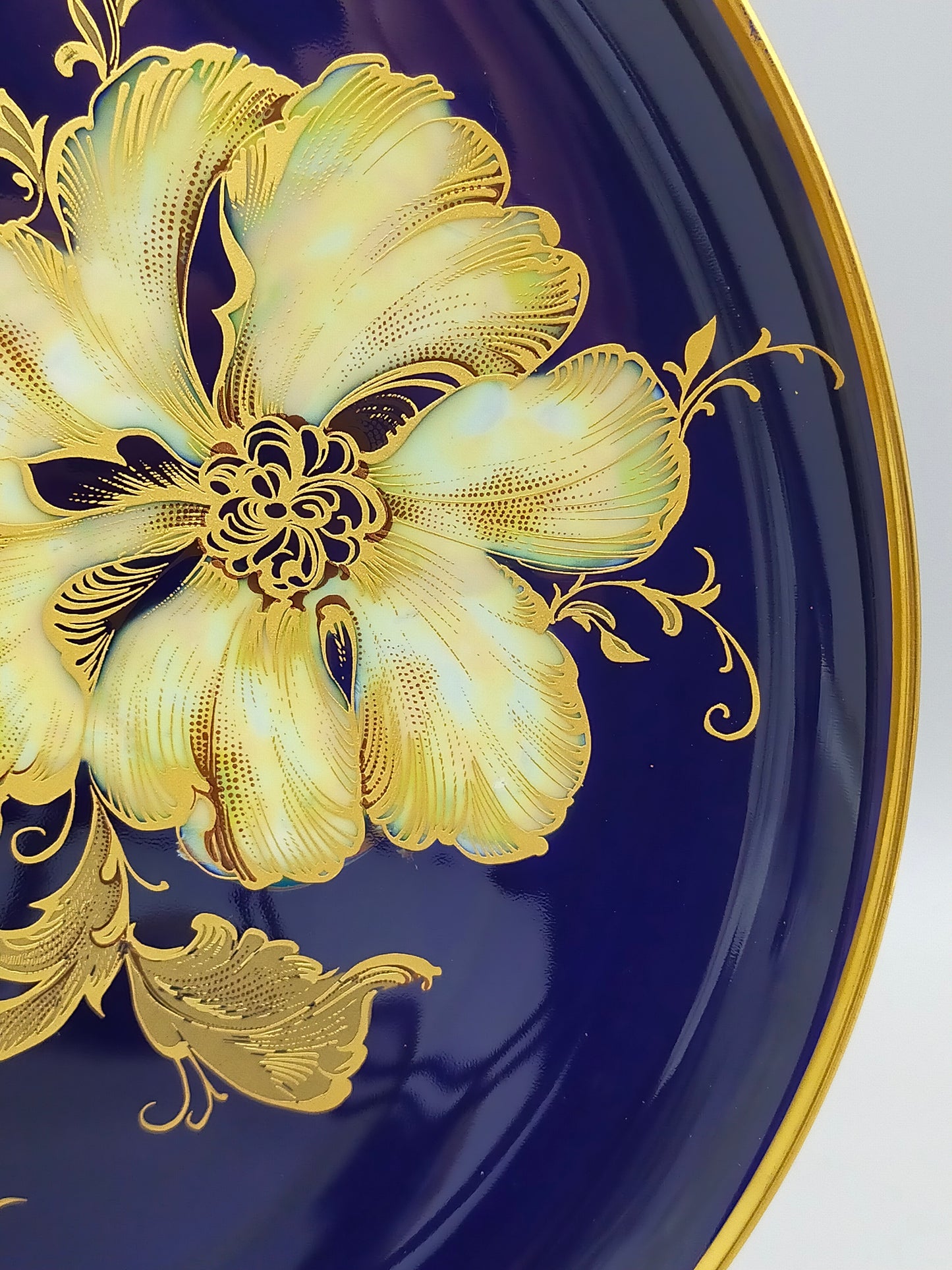 Edler Kaiser Porzellan Wandteller Rondo Gold & Blumendesign