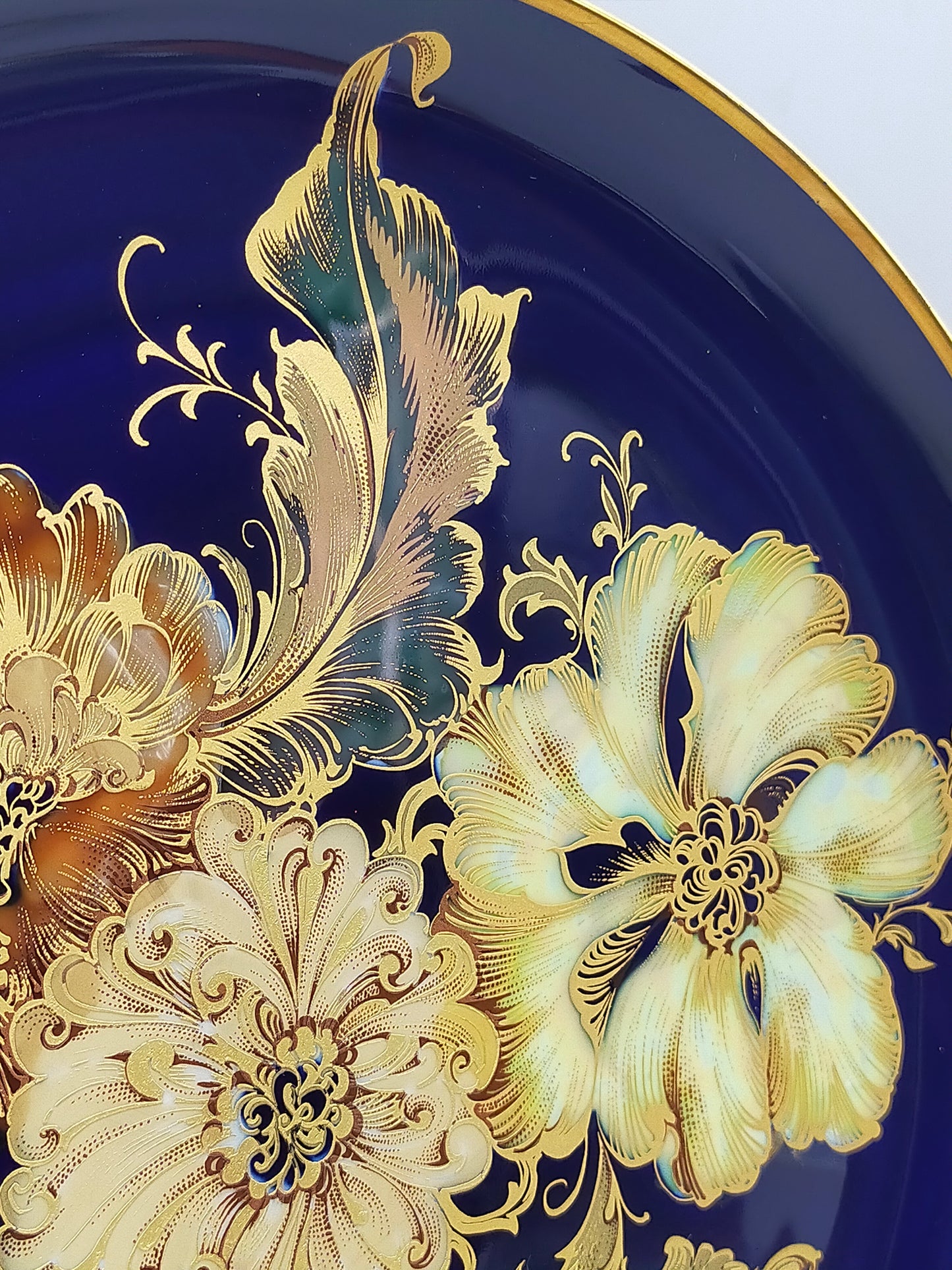 Edler Kaiser Porzellan Wandteller Rondo Gold & Blumendesign