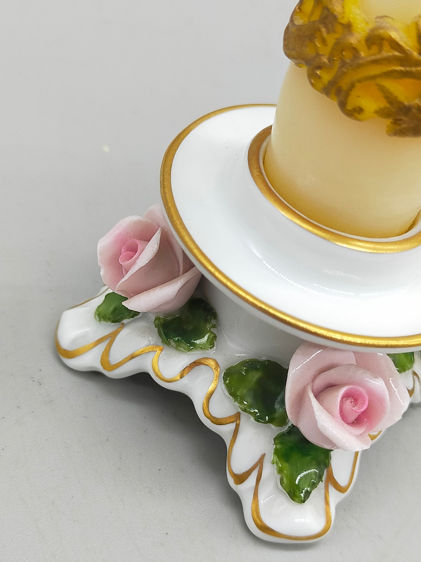 Edle Kaiser Porzellan Kerzenständer mit Rosen