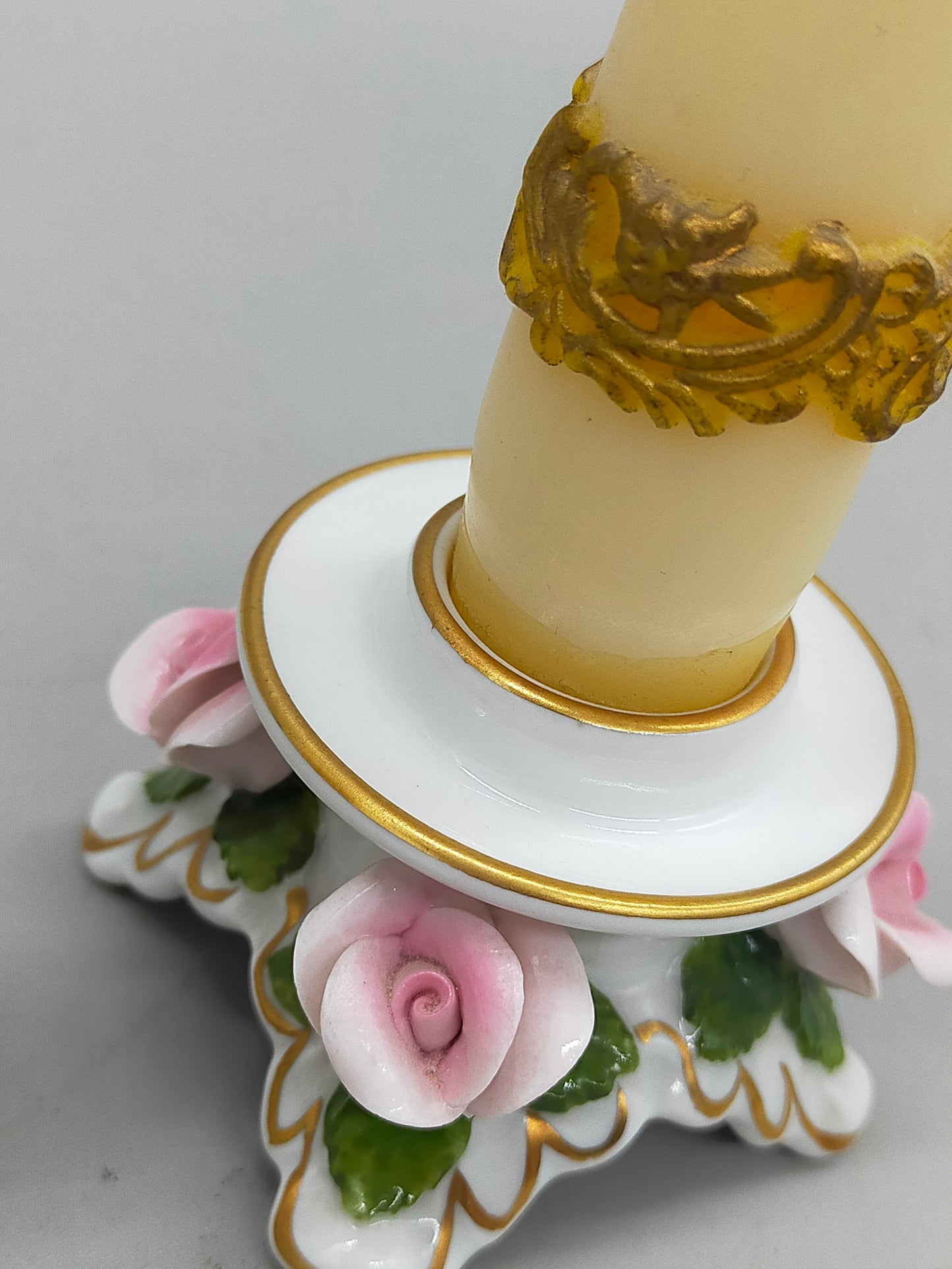Edle Kaiser Porzellan Kerzenständer mit Rosen