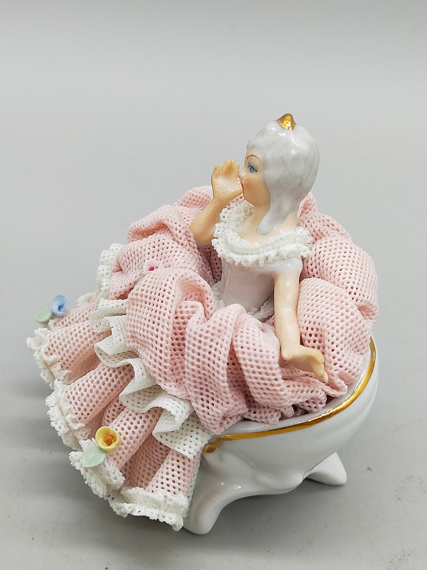 Dresdner Porzellanfigur Rokoko Dame im Spitzenkleid Handarbeit