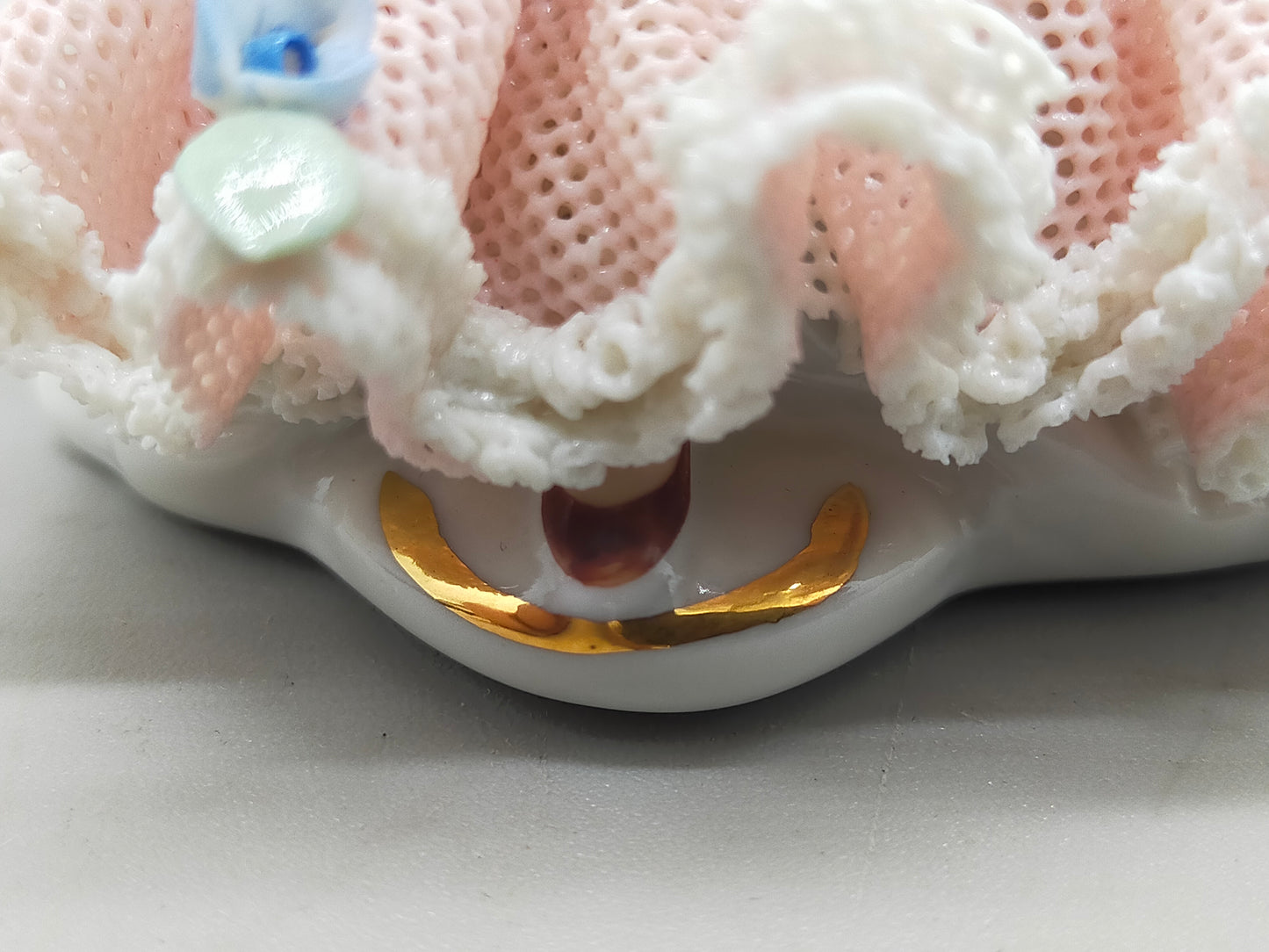 Dresdner Porzellanfigur Rokoko Dame im Spitzenkleid Handarbeit