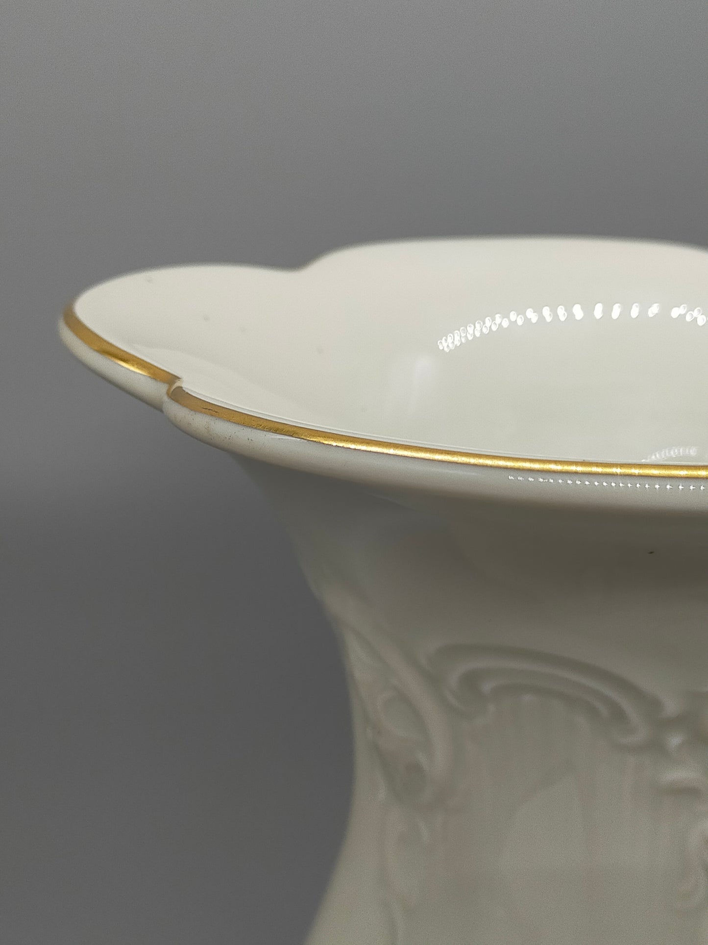 Elegante Rosenthal Moliere Porzellan Vase Blumendekor & Goldrand