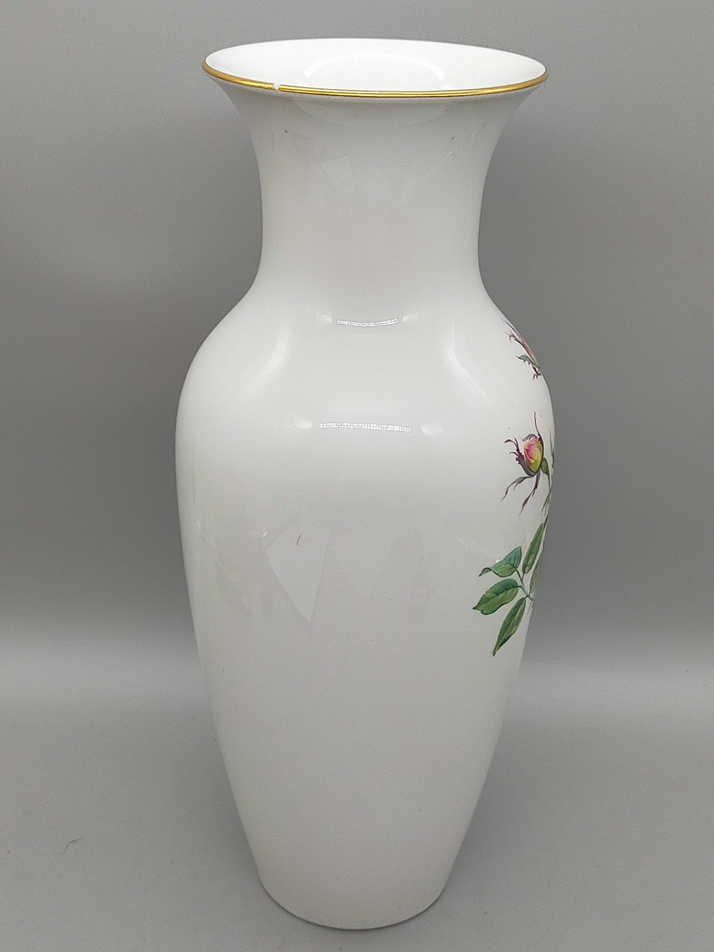 KPM Berlin Porzellan Vase mit Rosen Dekor und Goldrand