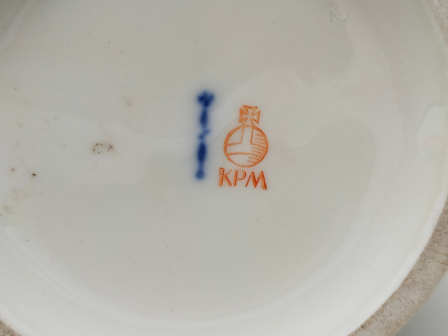 KPM Berlin Porzellan Vase mit Rosen Dekor und Goldrand