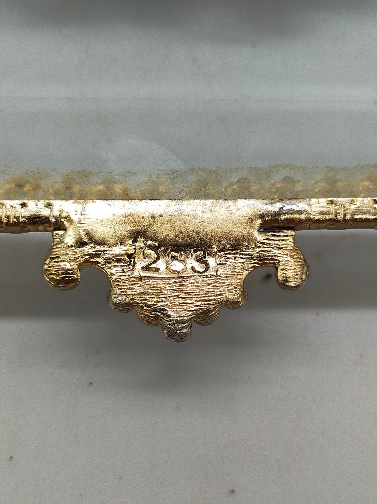 Antike Ormolu Schmuckschatulle mit Glasdeckel und Rosen-Dekor