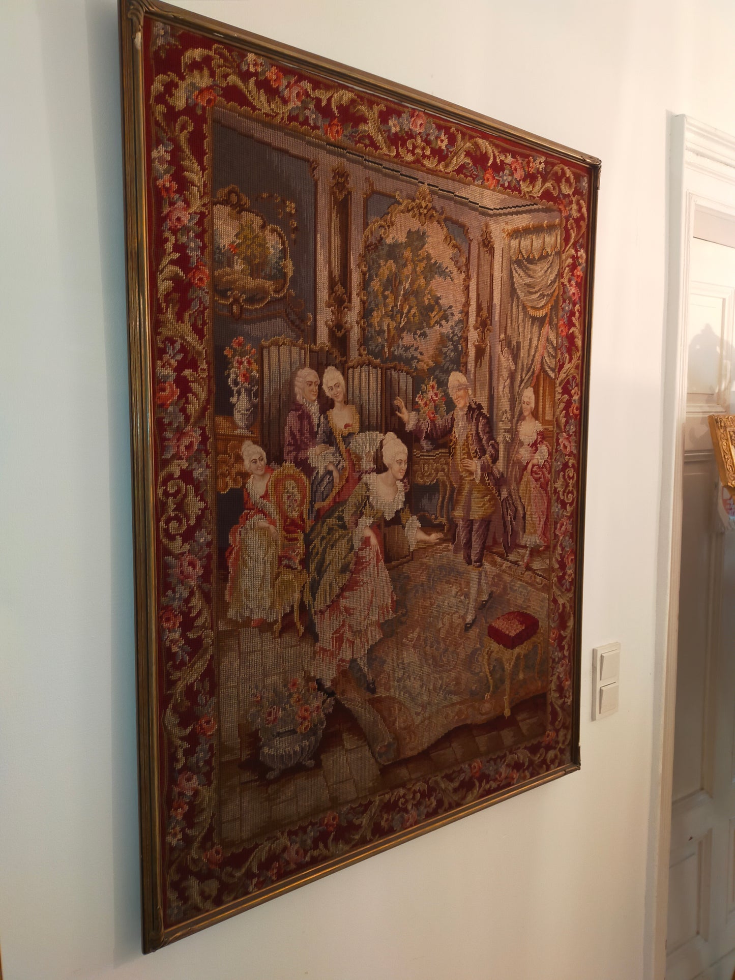 Klassischer Gobelin Wandbehang Höfische Szene im Prachtrahmen