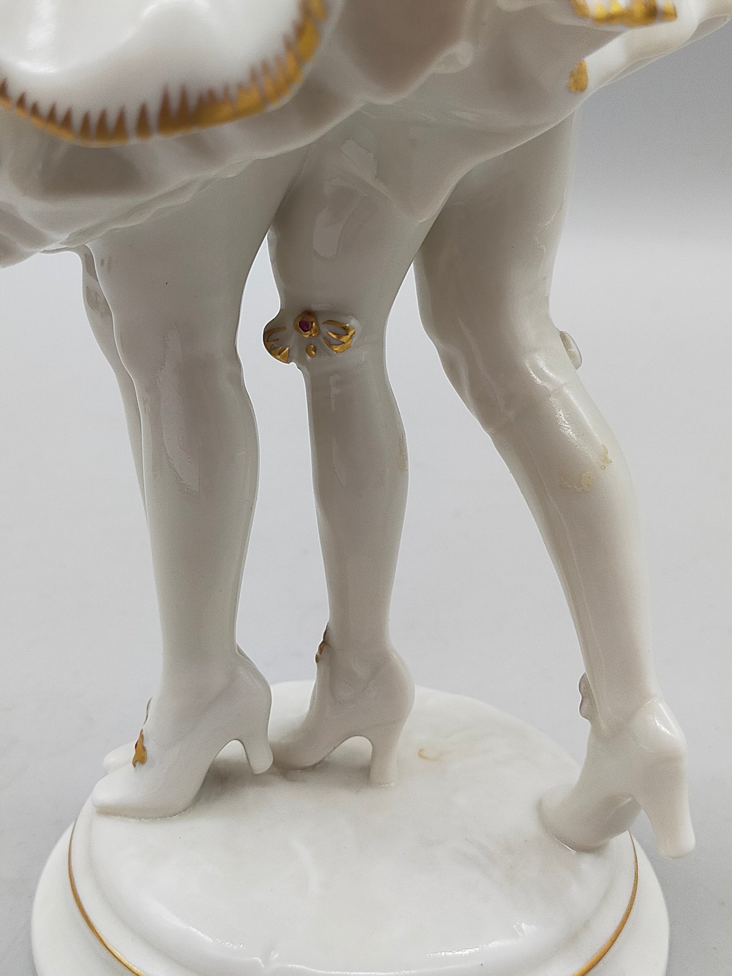 Hutschenreuther Porzellanfigur „Der Kuss“ von Karl Tutter