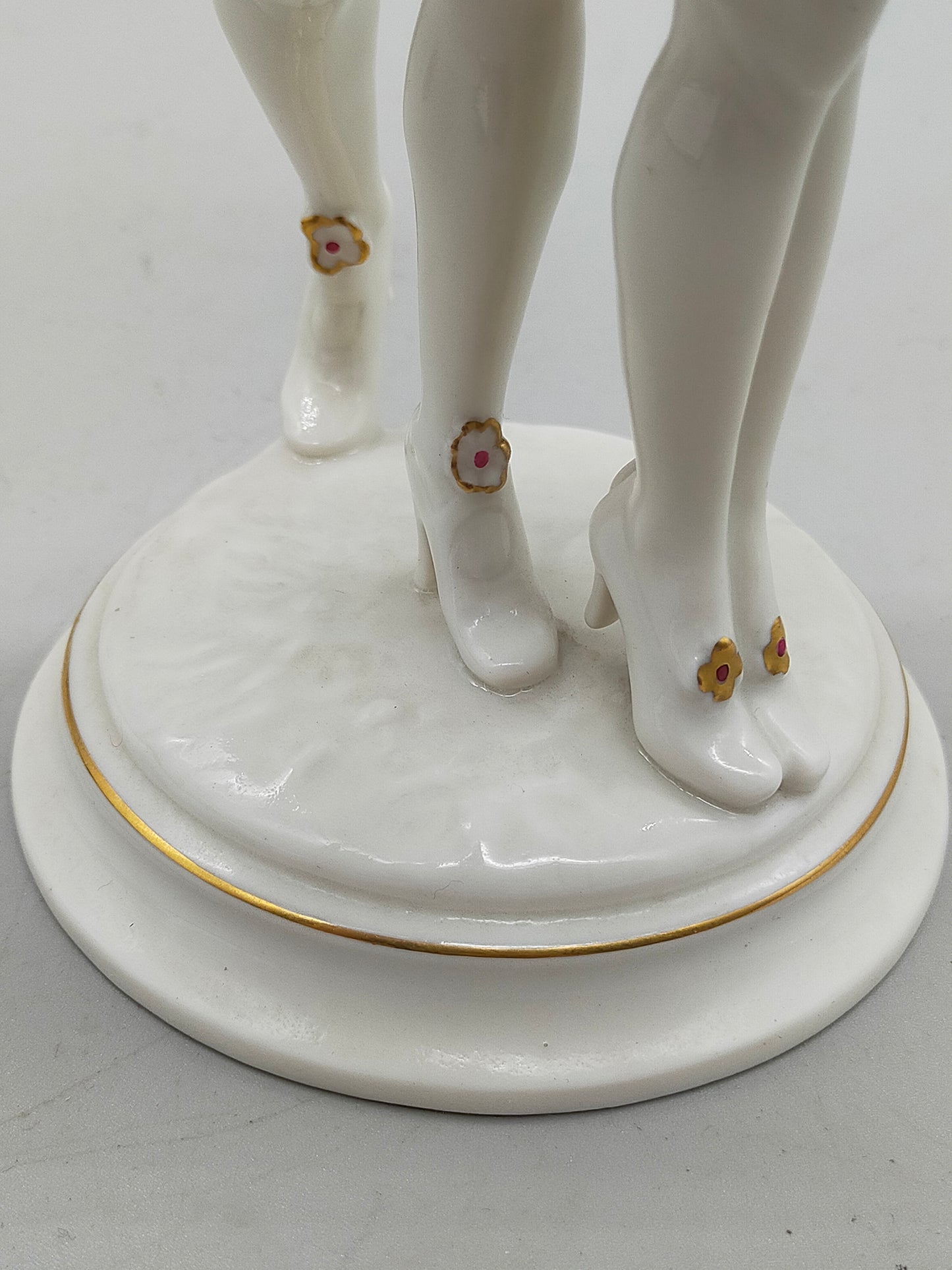 Hutschenreuther Porzellanfigur „Der Kuss“ von Karl Tutter