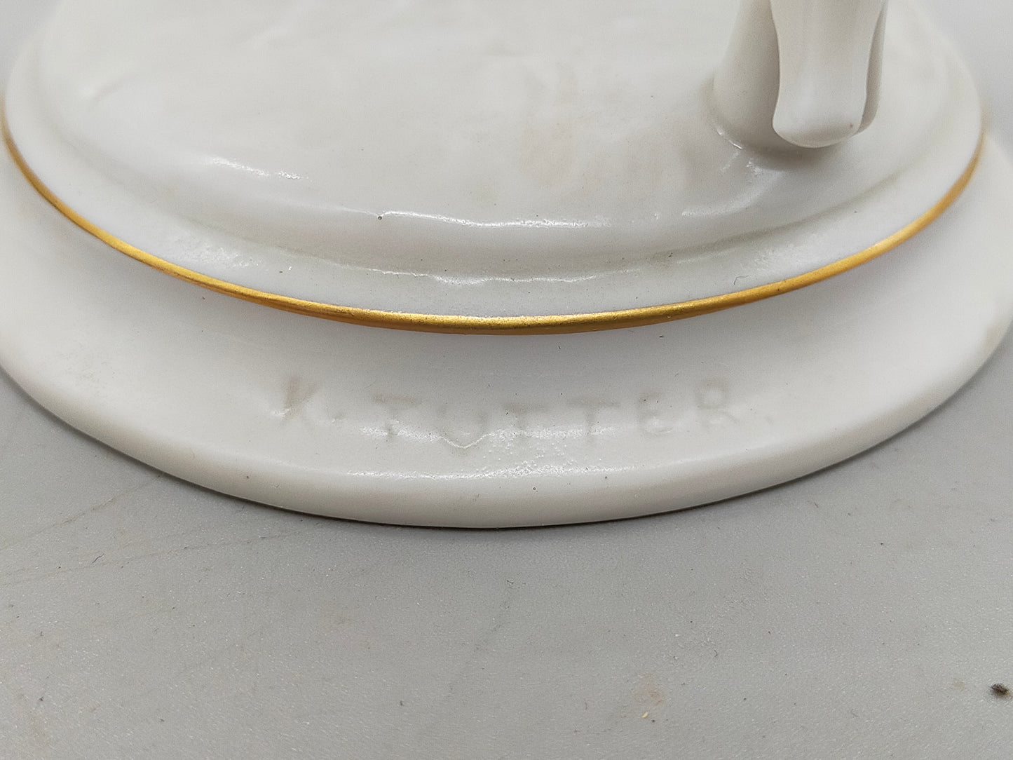 Hutschenreuther Porzellanfigur „Der Kuss“ von Karl Tutter