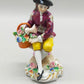 Sitzendorf Porzellan Figur Kavalier mit Blumenkorb Handbemalt