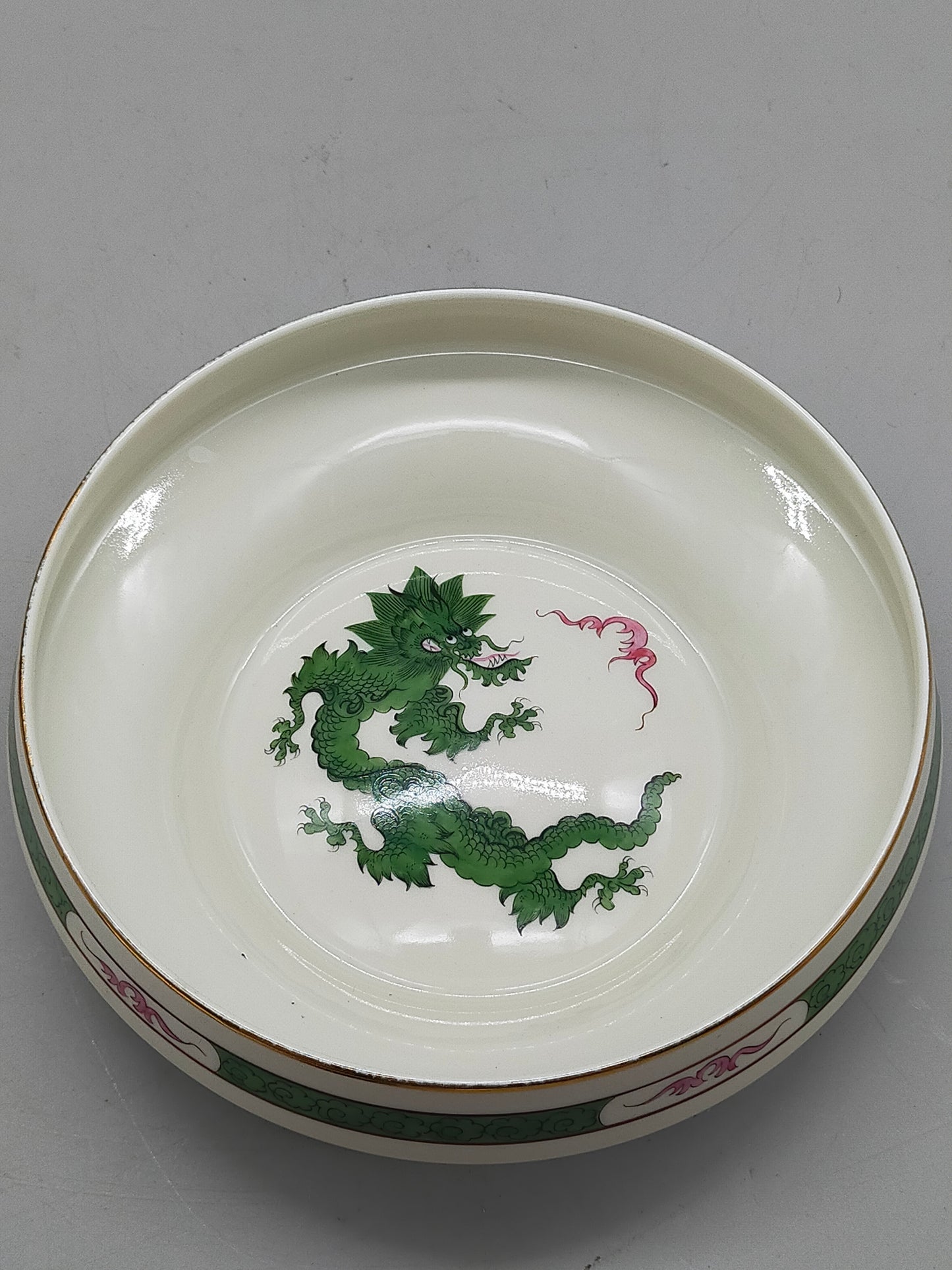 Lichte Porzellan Schale Grüner Drache – Edles Design