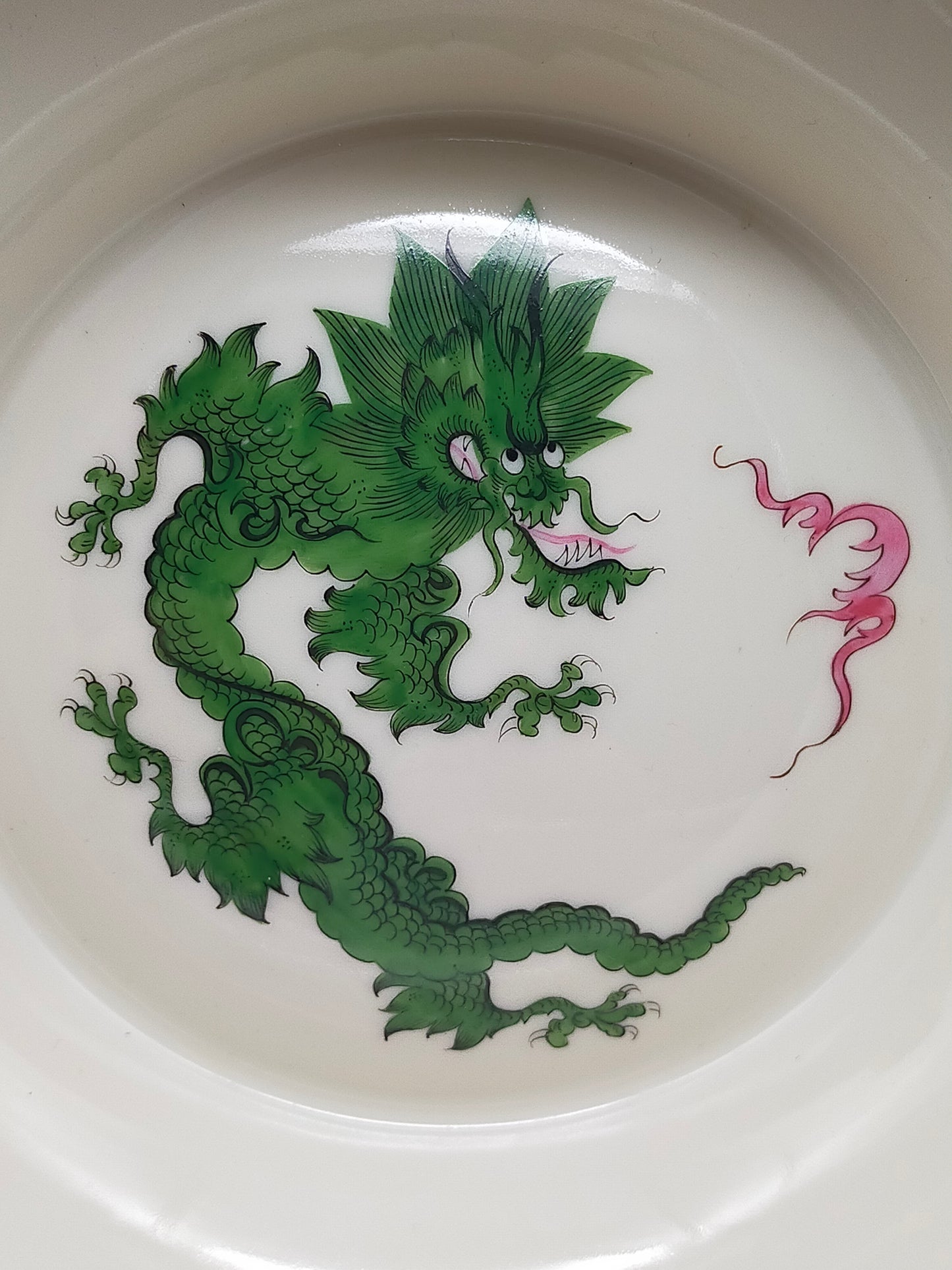 Lichte Porzellan Schale Grüner Drache – Edles Design