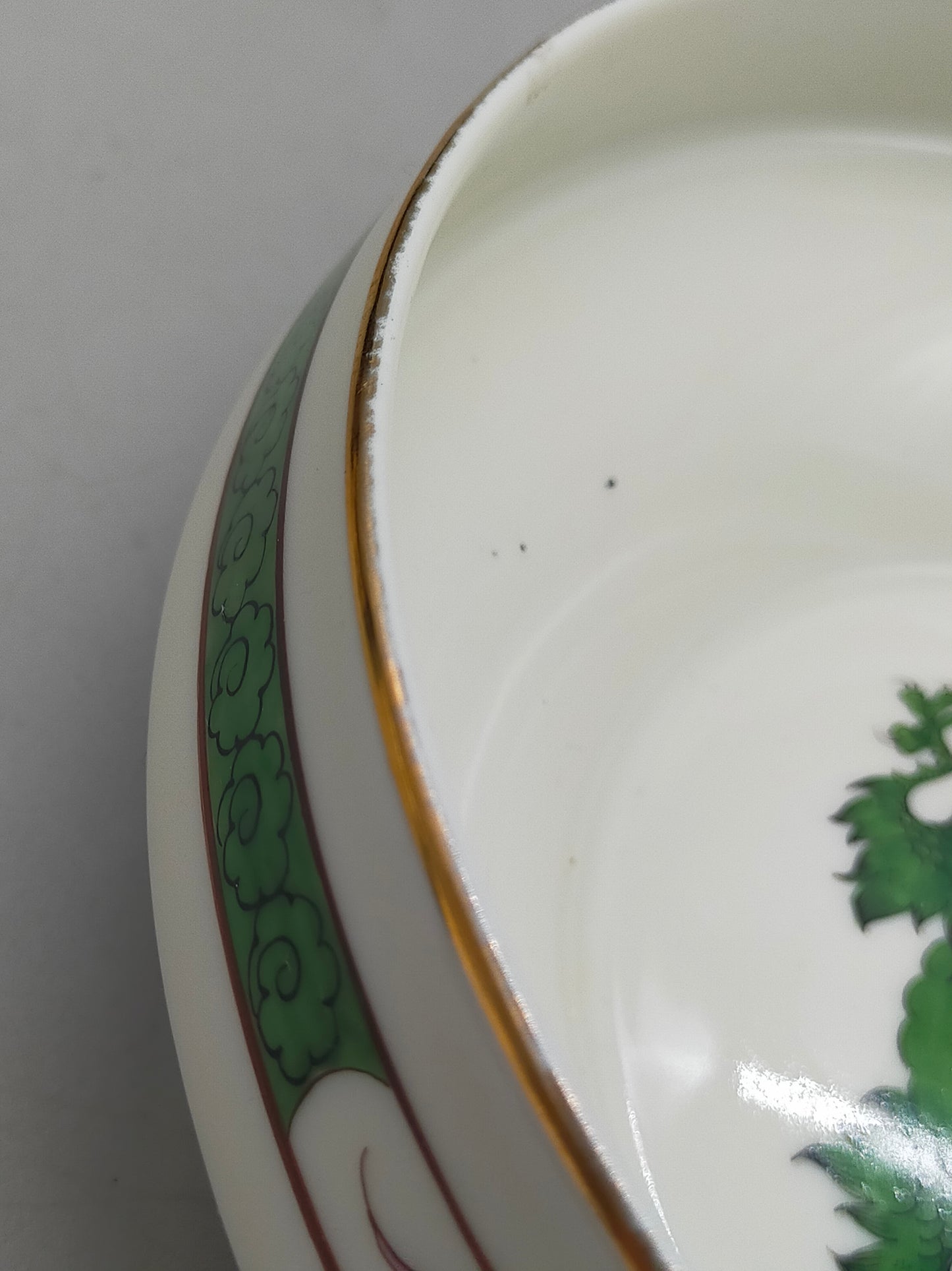 Lichte Porzellan Schale Grüner Drache – Edles Design