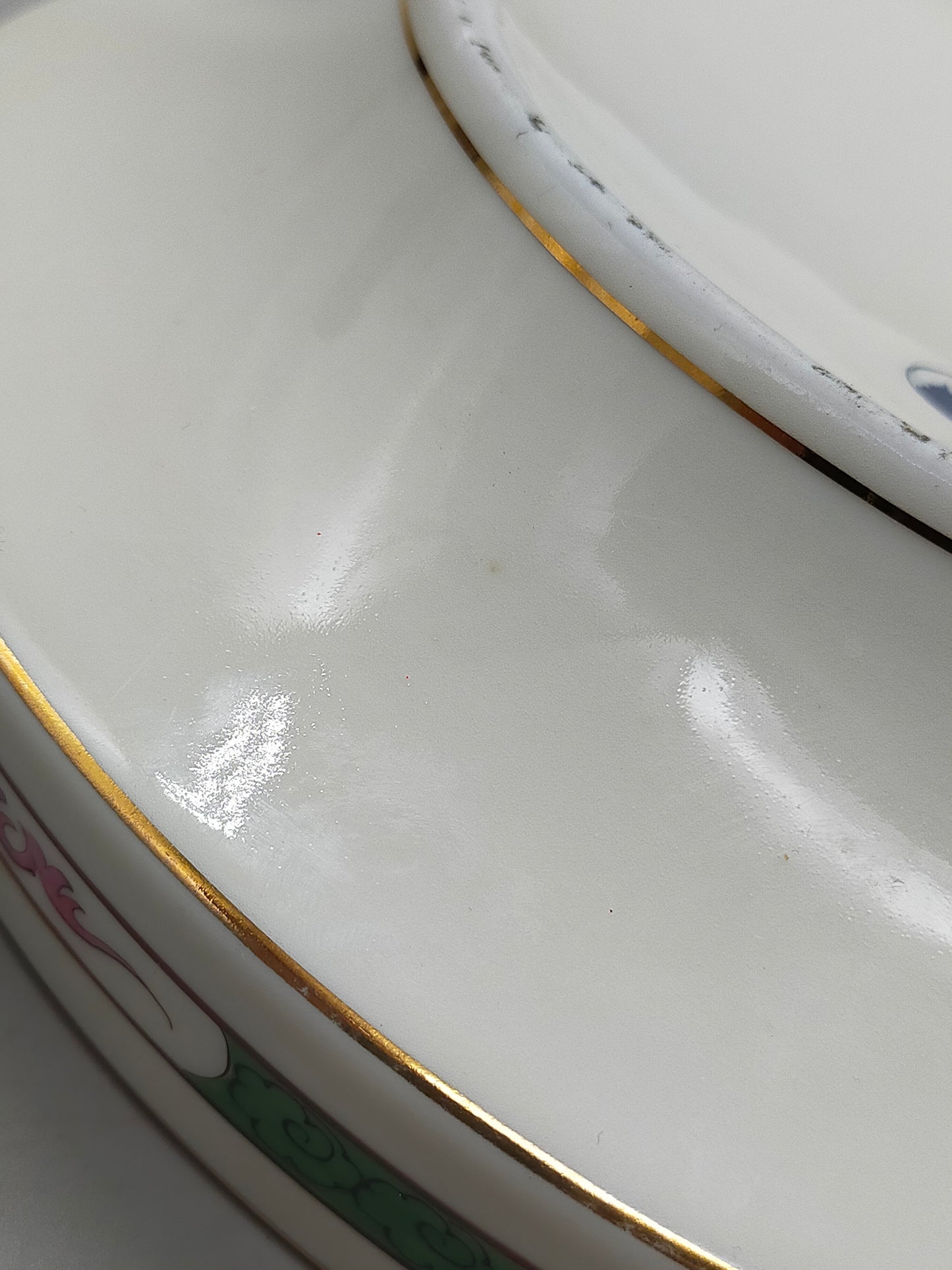 Lichte Porzellan Schale Grüner Drache – Edles Design