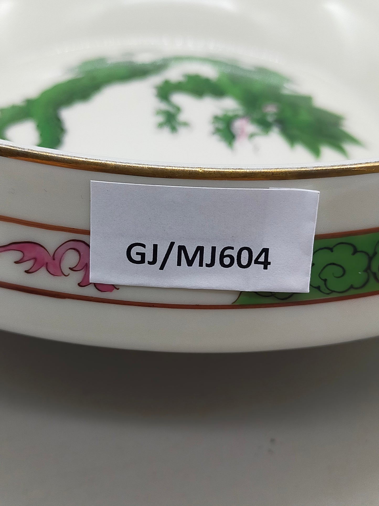 Lichte Porzellan Schale Grüner Drache – Edles Design