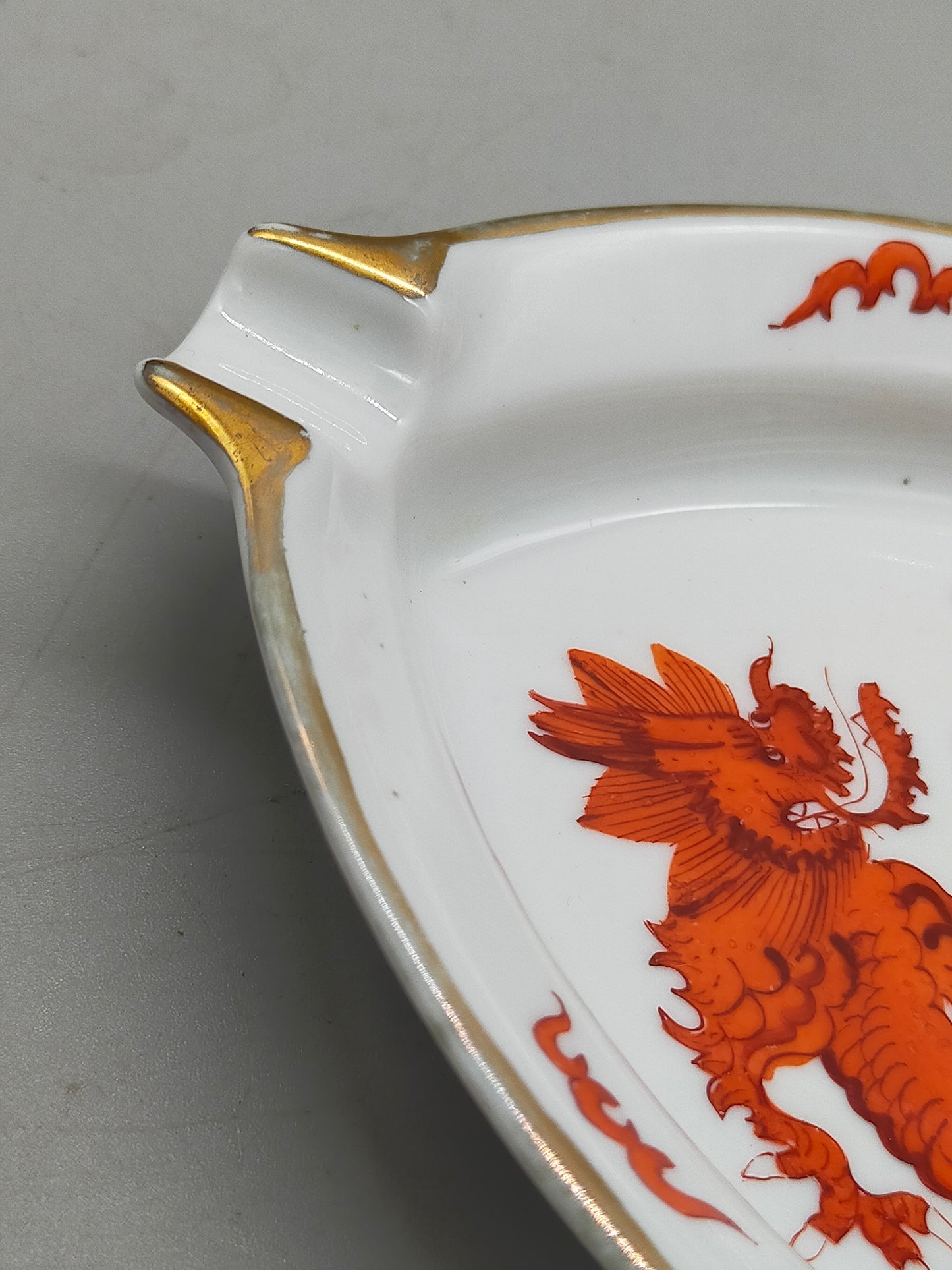 PGH Meißen Porzellan Set Roter Ming Drache mit edlem Goldrand