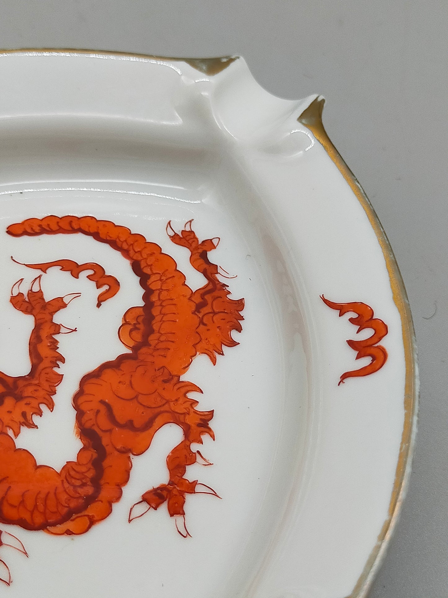 PGH Meißen Porzellan Set Roter Ming Drache mit edlem Goldrand