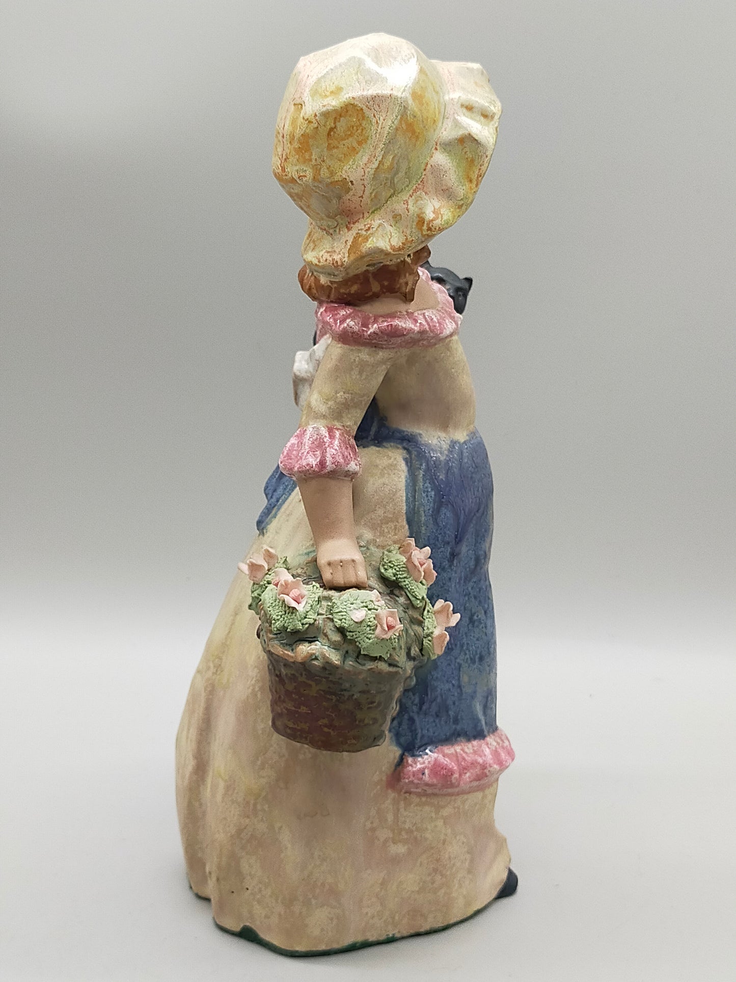 Keramik Figur Mädchen mit Katze Handbemalte Vintage Dekoration